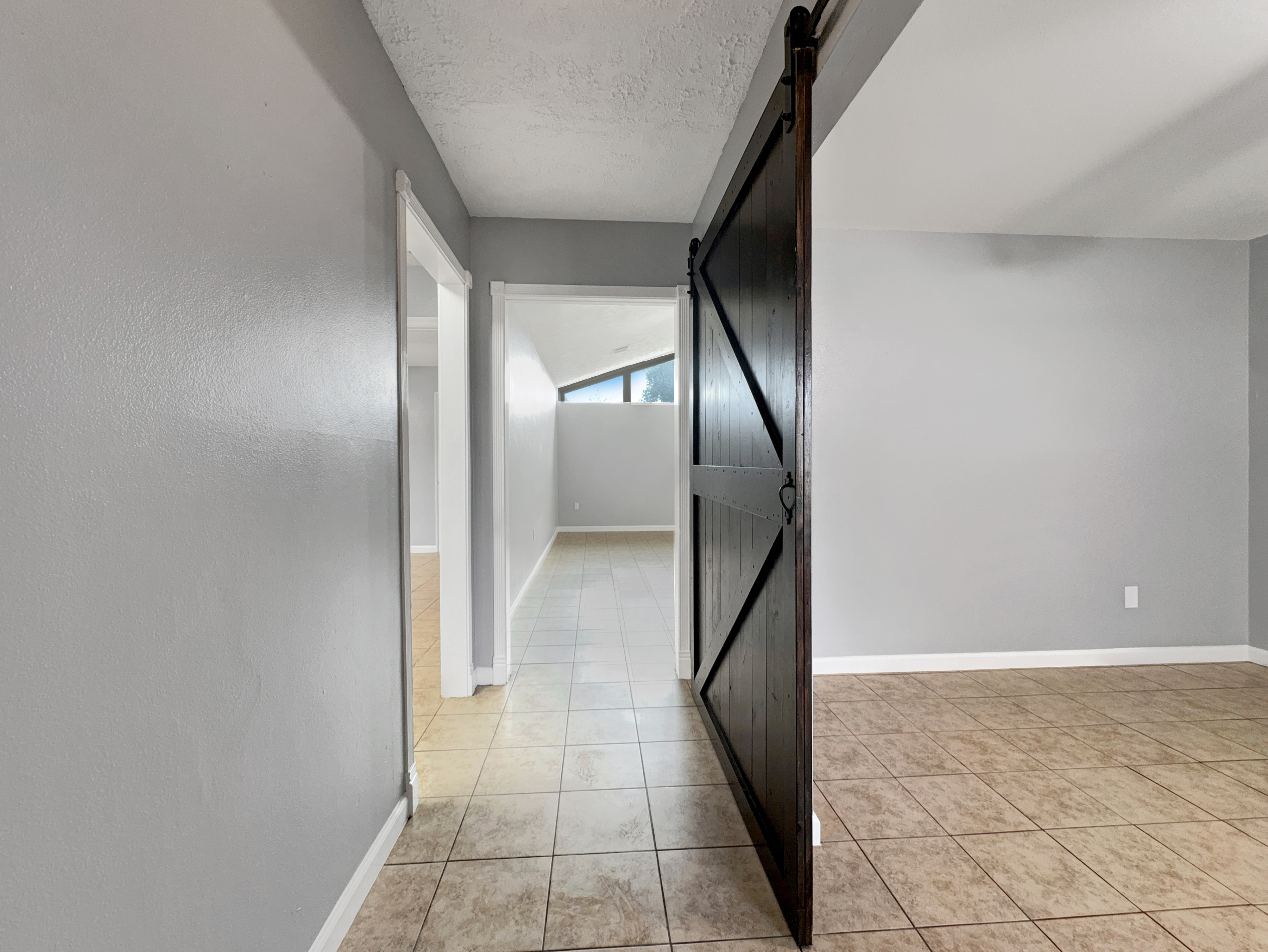 Photo 8 of 16 of 2103 Williamsburg Ct N, League City, TX