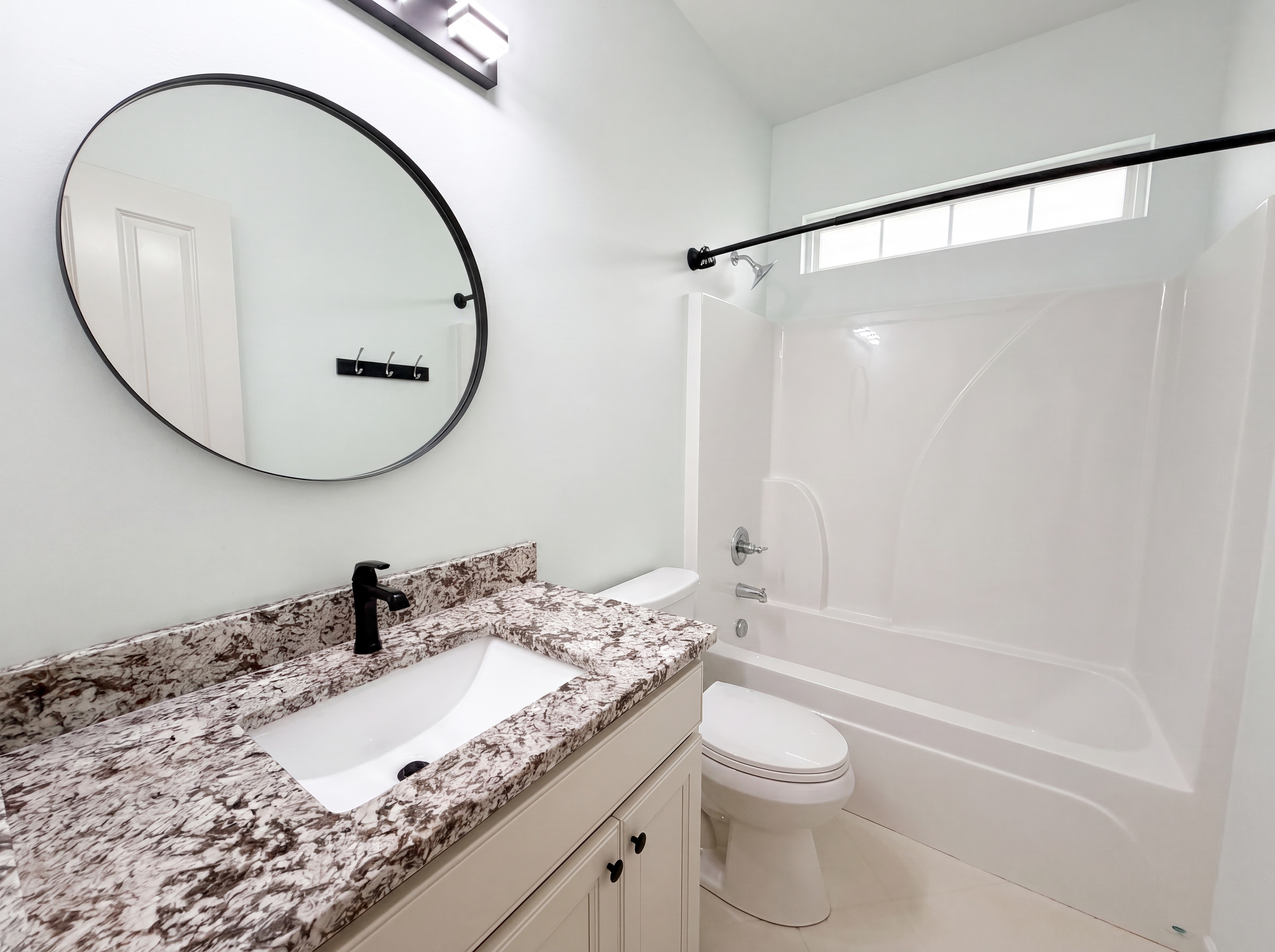 Photo 11 of 15 of 2530 Walpole Ln, Columbia, TN