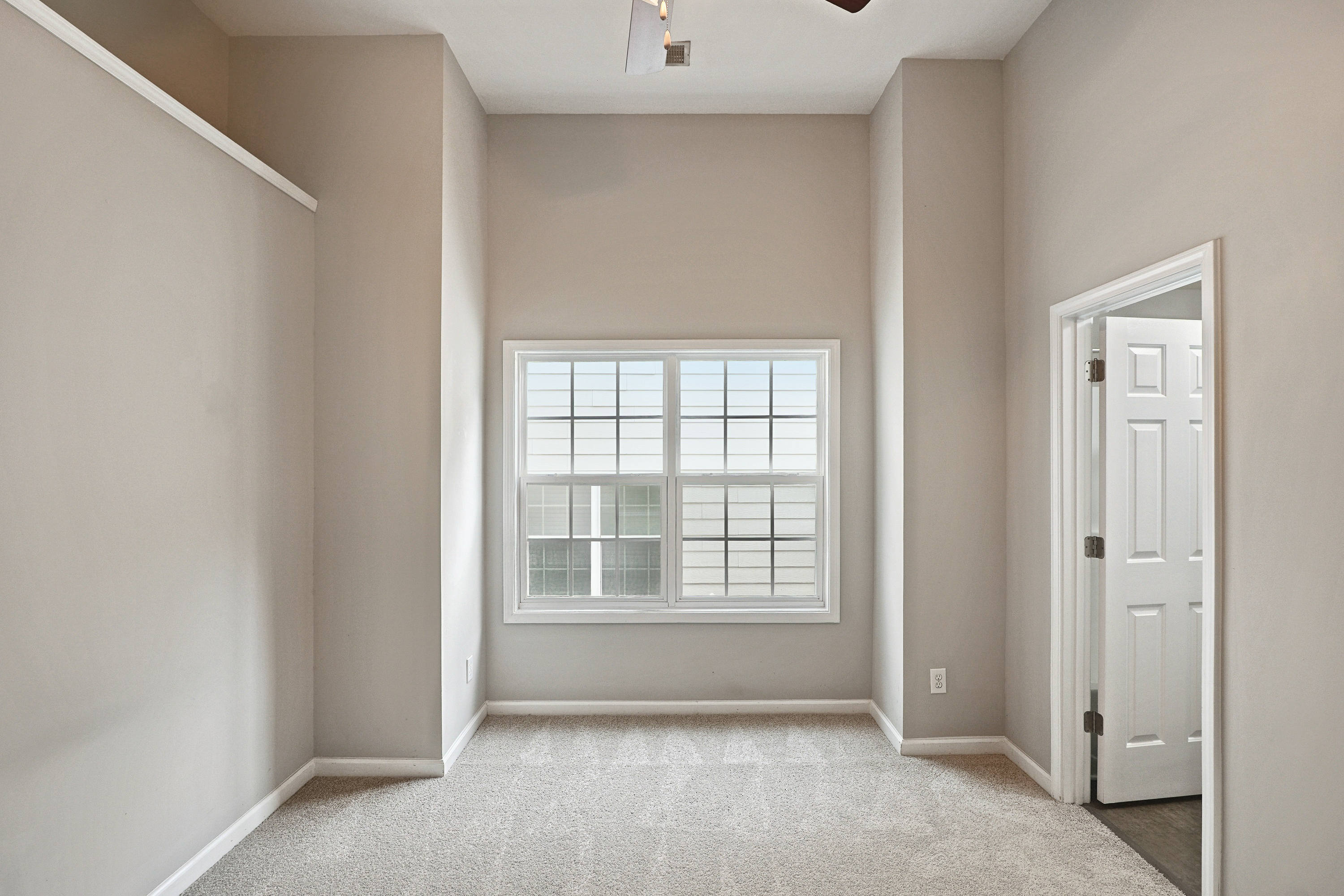 Photo 17 of 27 of 5659 Chatham Cir, Norcross, GA