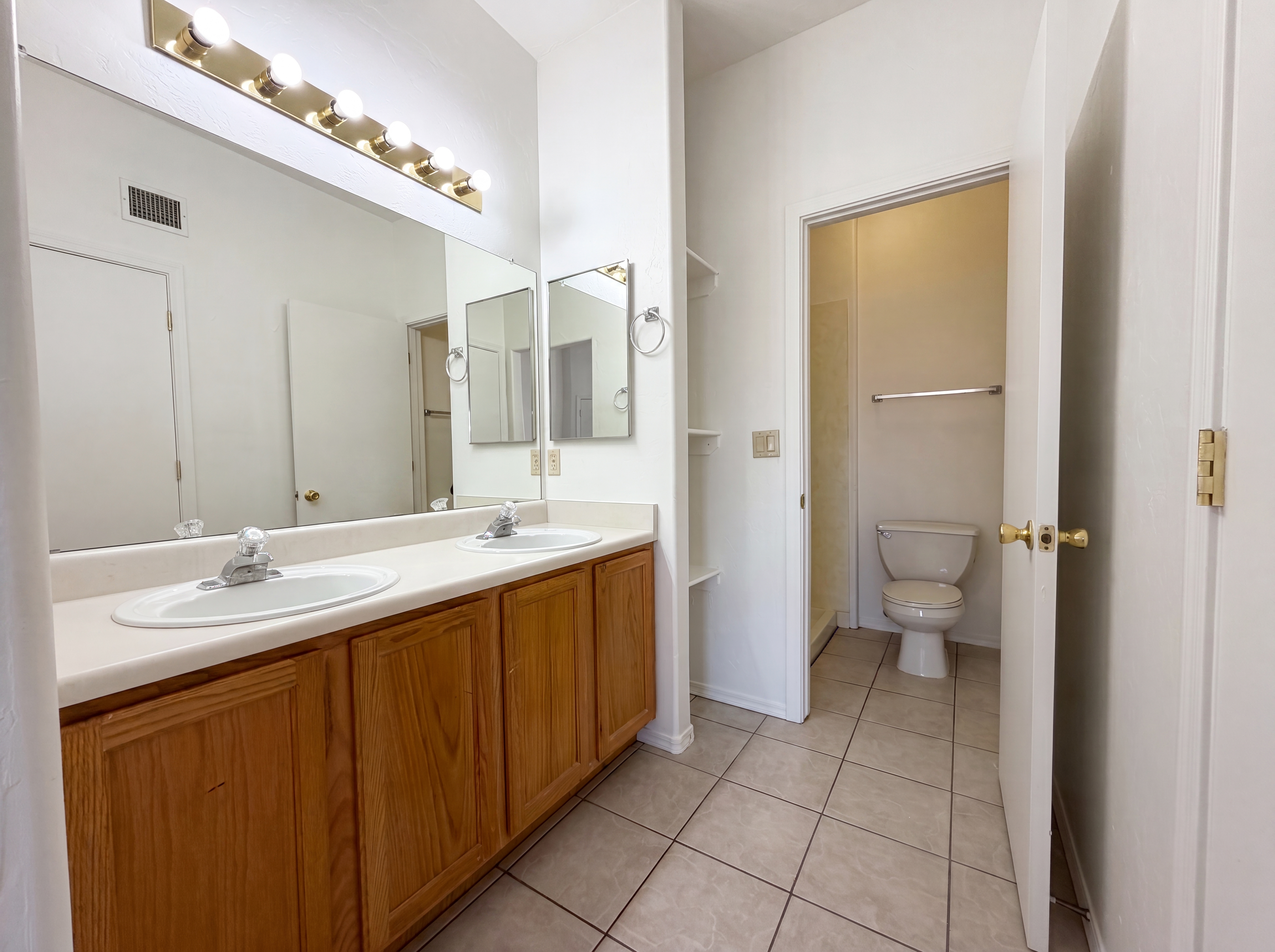 Photo 8 of 18 of 7855 E Roget Dr, Tucson, AZ