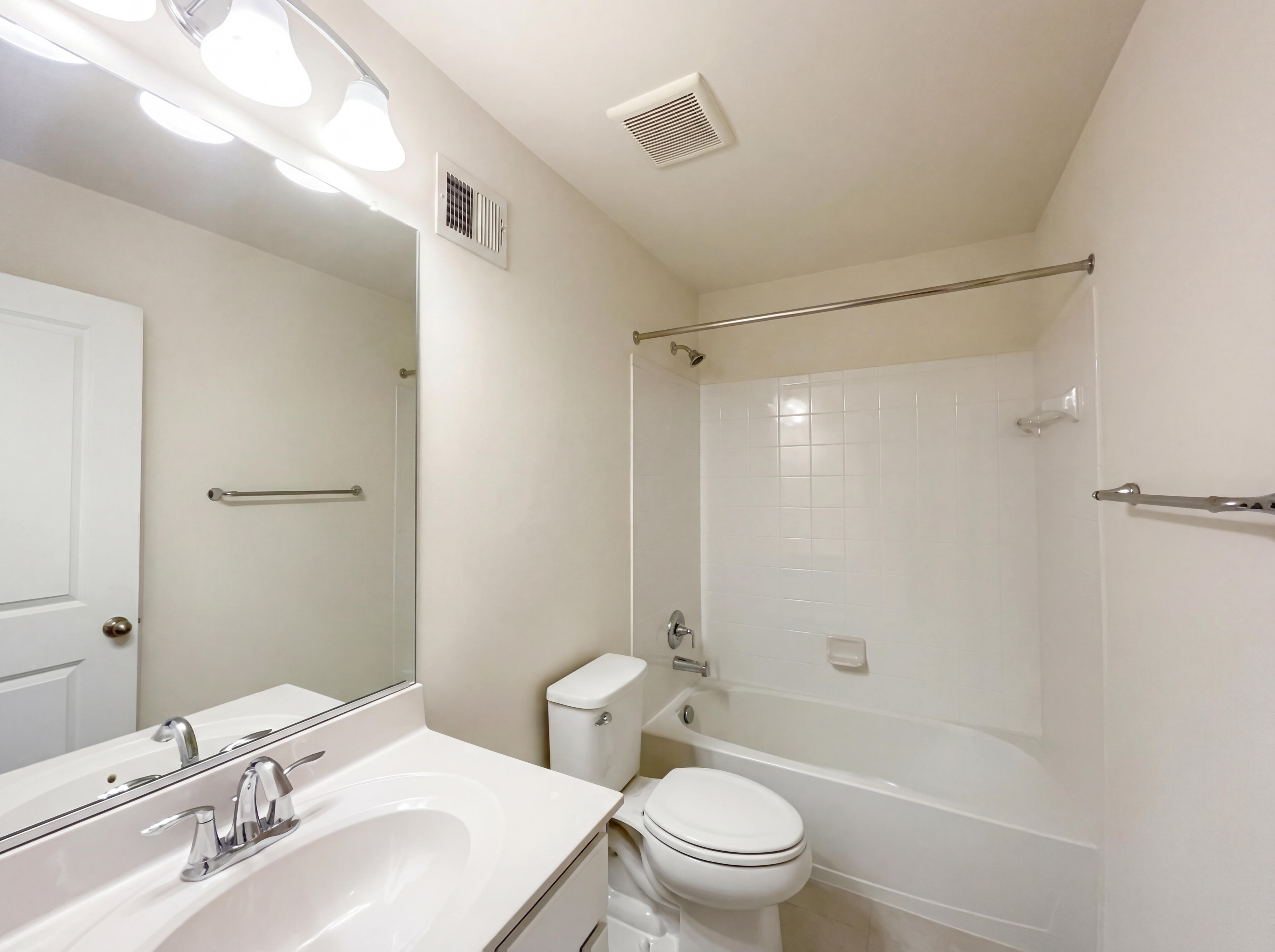Photo 18 of 42 of 8124 Bock Farm Pl, Alexandria, VA