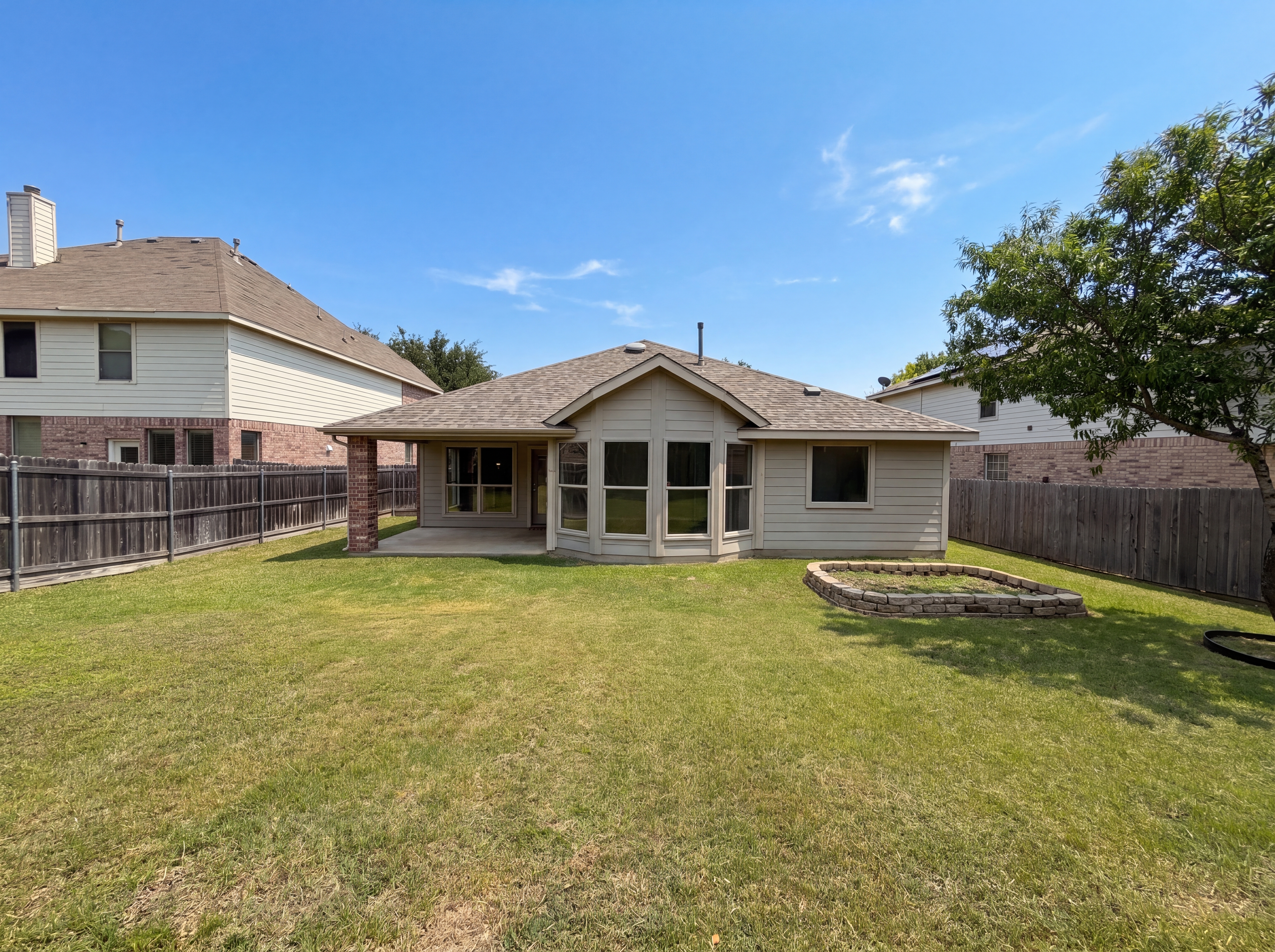 Photo 5 of 23 of 1124 Terrace View Dr, Fort Worth, TX