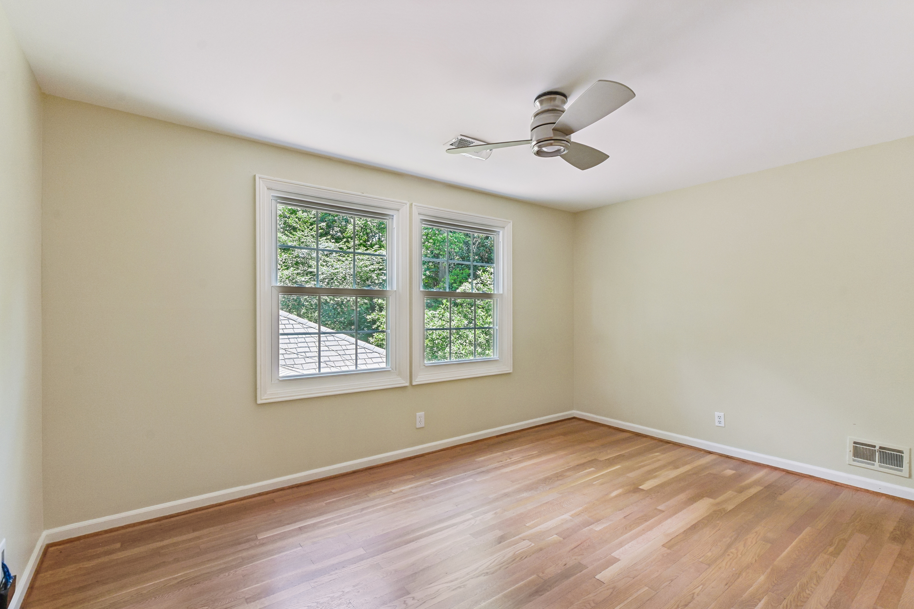 Photo 61 of 87 of 3135 Spalding Dr, Atlanta, GA