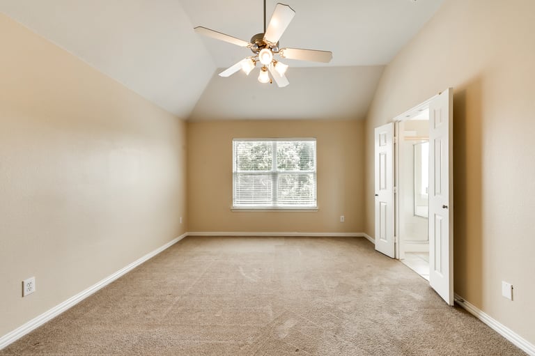Photo 18 of 31 - 1203 Clearwater Dr, Grand Prairie, TX 75052
