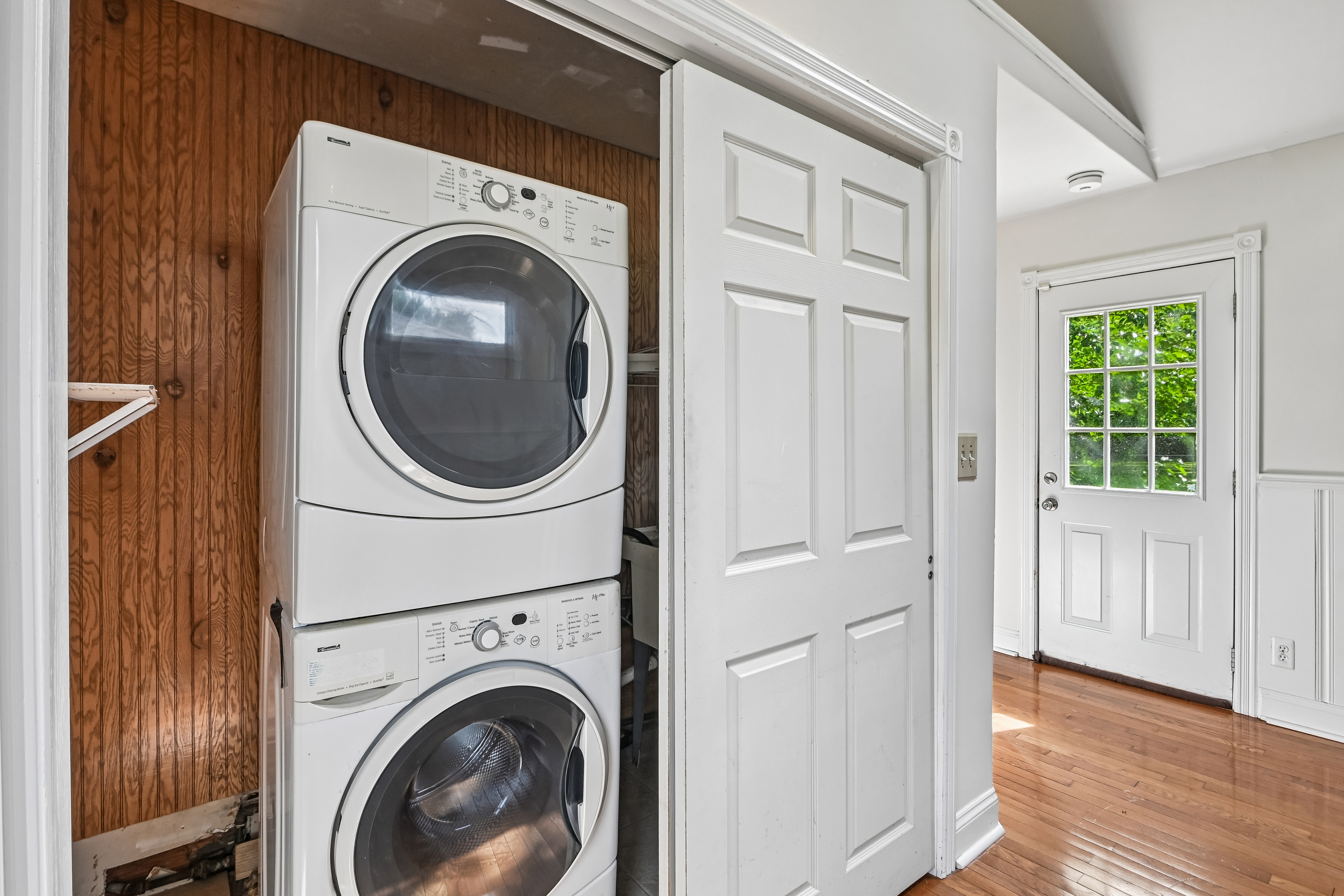 Photo 53 of 72 of 4811 Roslyn Rd, Downers Grove, IL