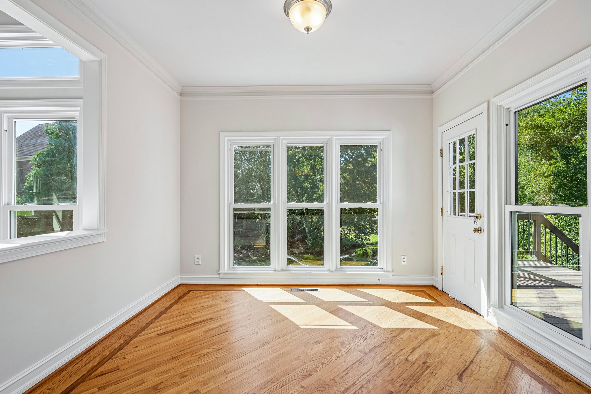 Photo 11 of 37 of 5156 Broadgreen Dr, Peachtree Corners, GA