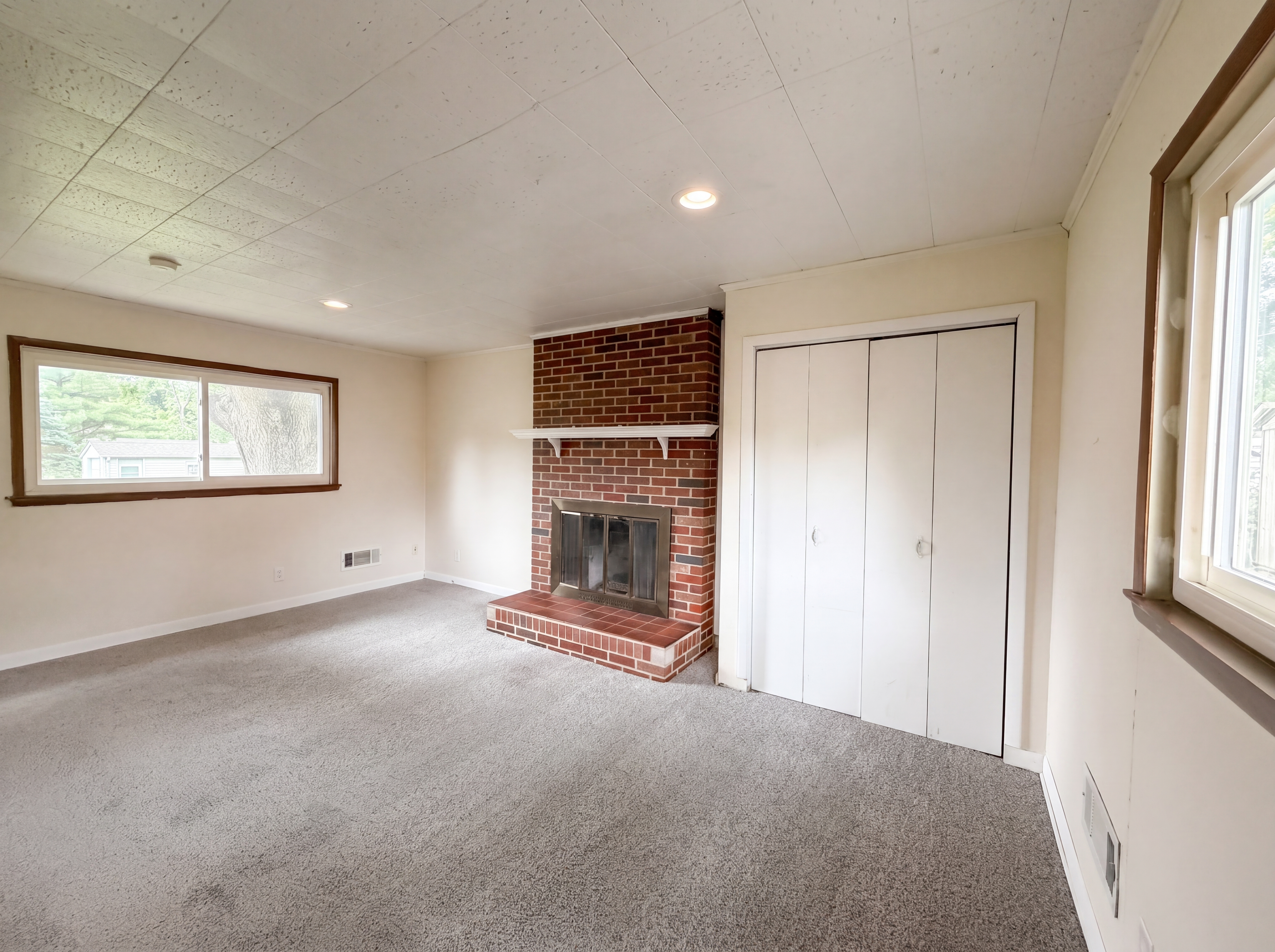 Photo 10 of 21 of 1607 N 17th St, Belleville, IL