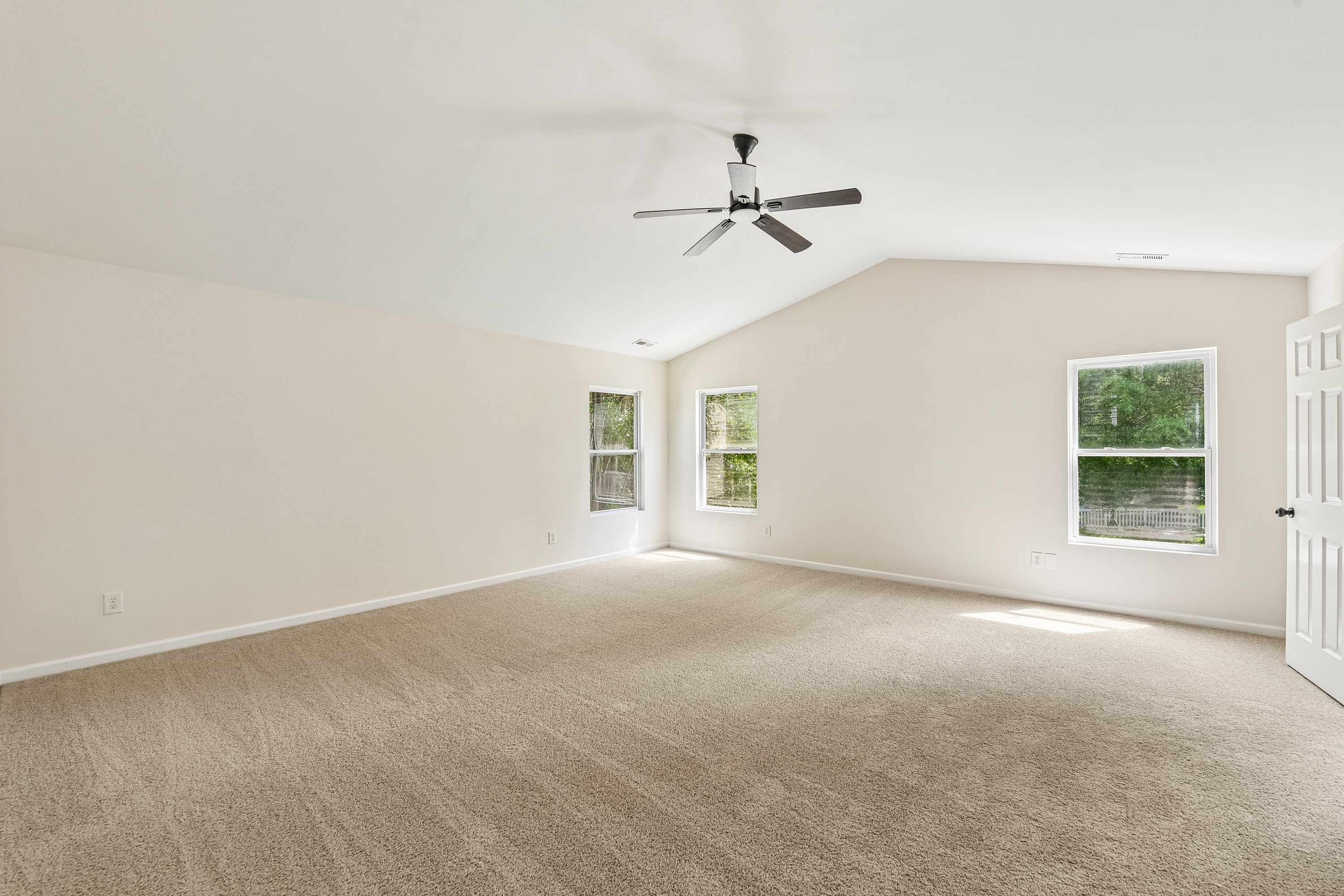Photo 4 of 41 of 426 Garden Grove Rd, Fort Mill, SC