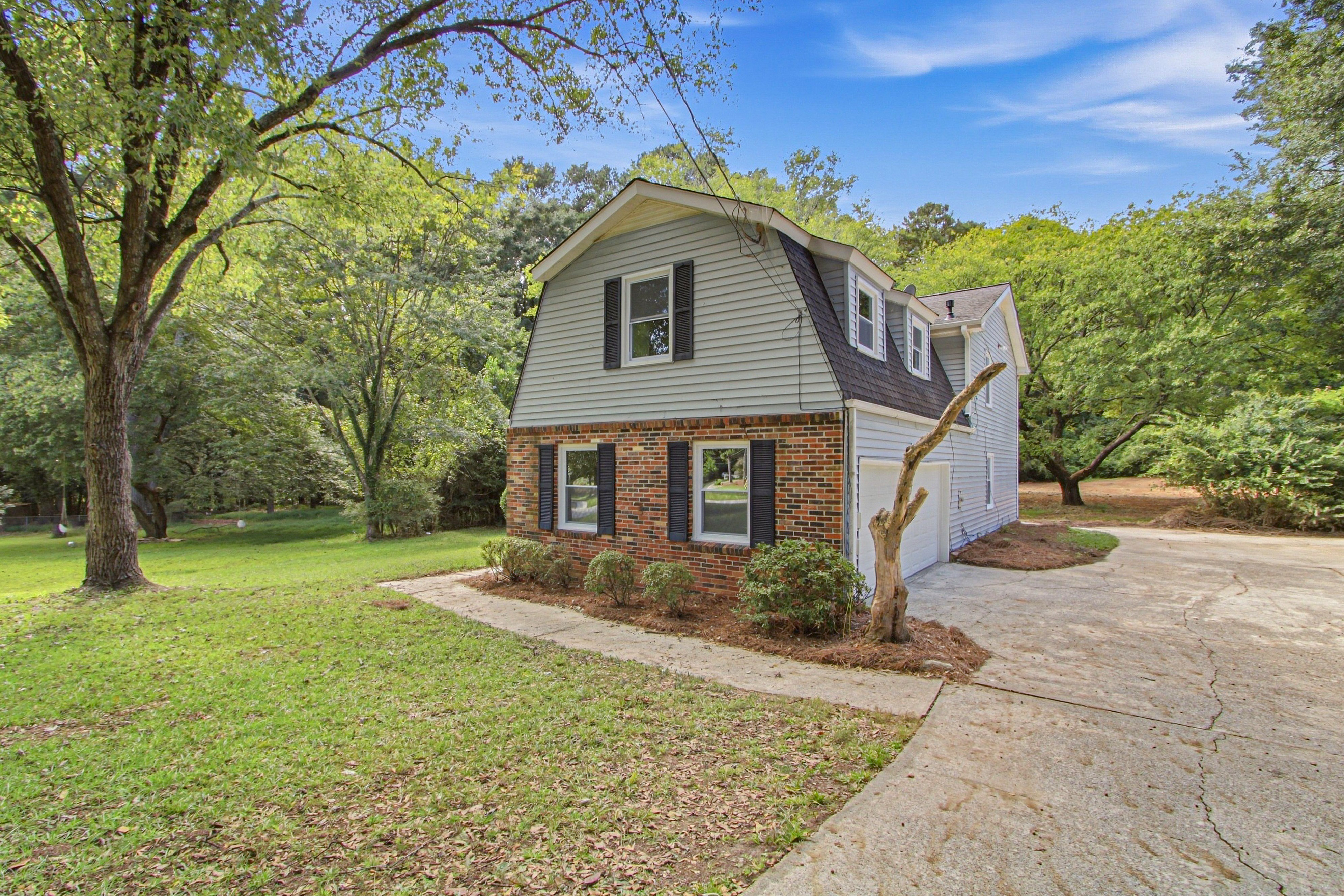 Photo 40 of 45 of 2215 Angela Dr SW, Lilburn, GA