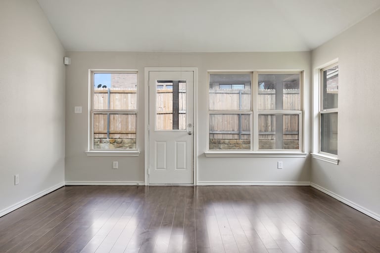 Photo 13 of 26 - 5209 Mirror Lake Dr, Haltom City, TX 76117