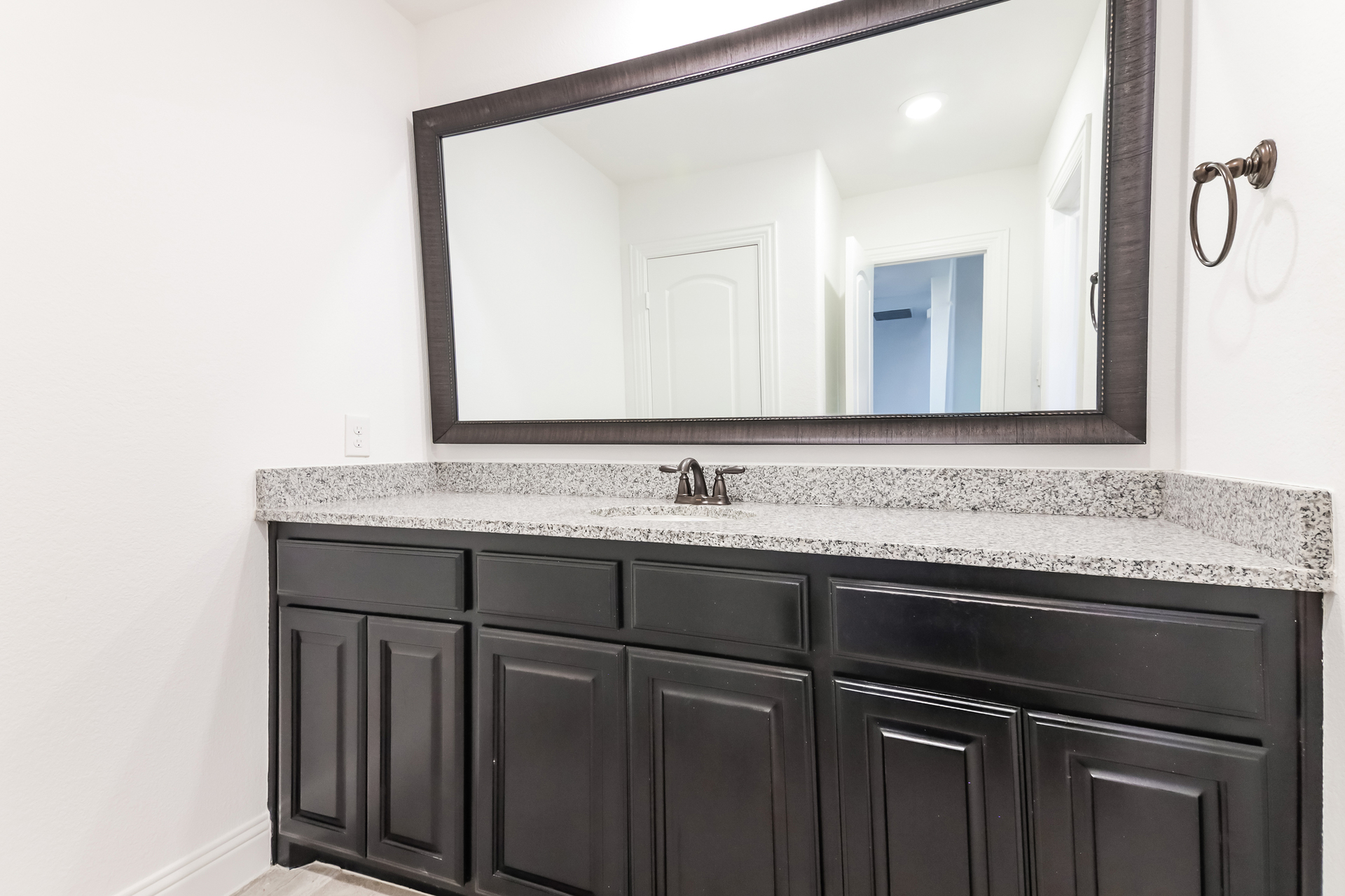 Photo 17 of 22 of 10812 Marble Falls Pl, McKinney, TX