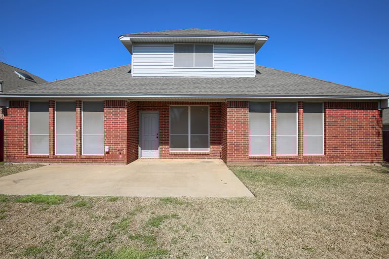 Photo 5 of 29 - 2308 Calmont Dr, Arlington, TX 76001