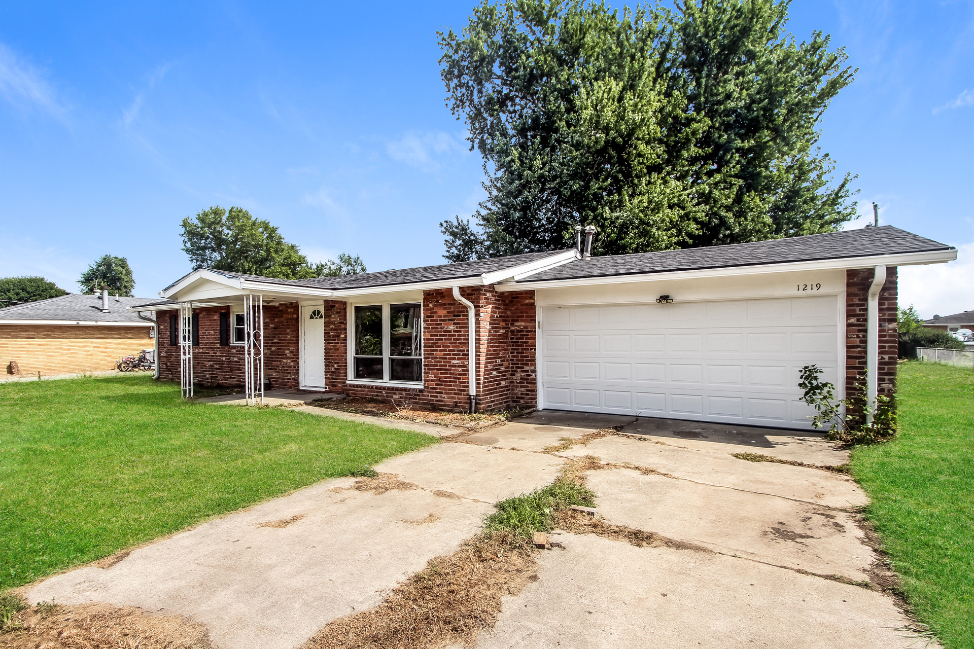 Photo 18 of 21 of 1219 Franklin St, Taylorsville, IN