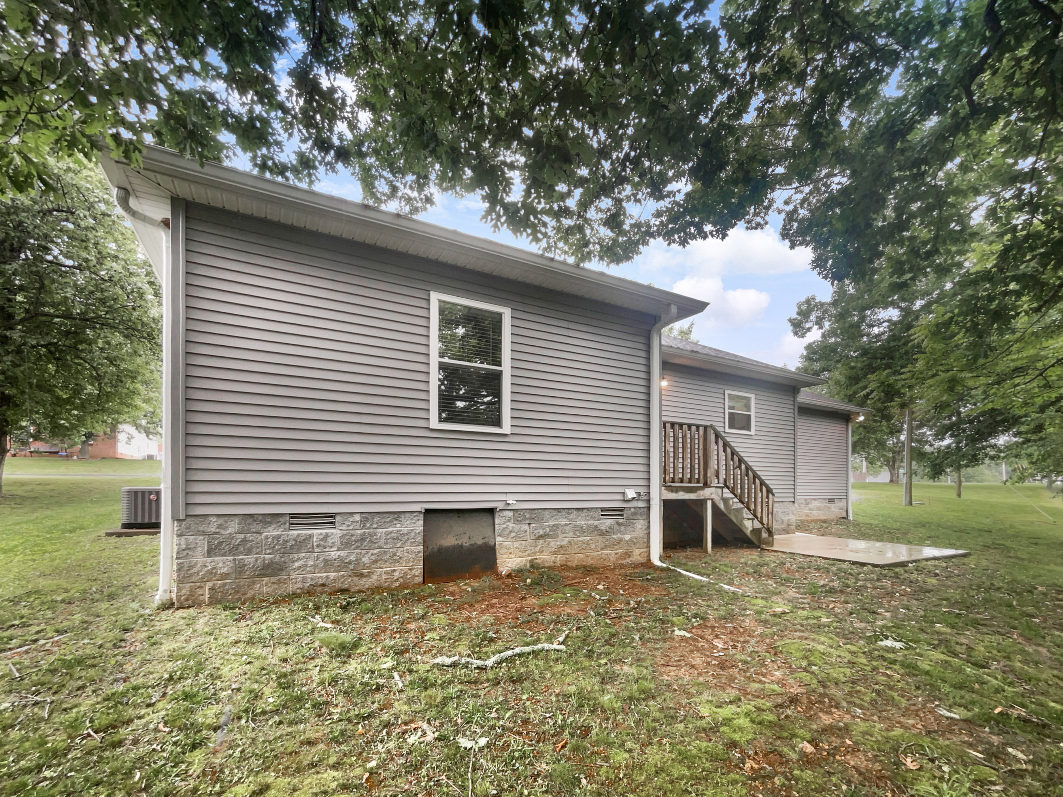 Photo 5 of 15 of 7689 S Swift Rd, Goodlettsville, TN