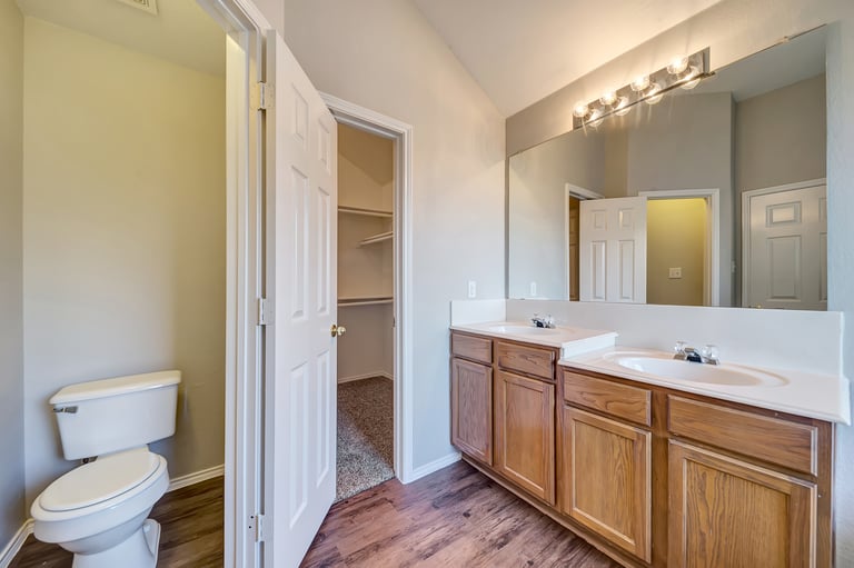 Photo 20 of 28 - 5573 Lawnsberry Dr, Fort Worth, TX 76137