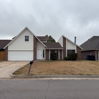 Property photo 1 of 8405 NW 109th St