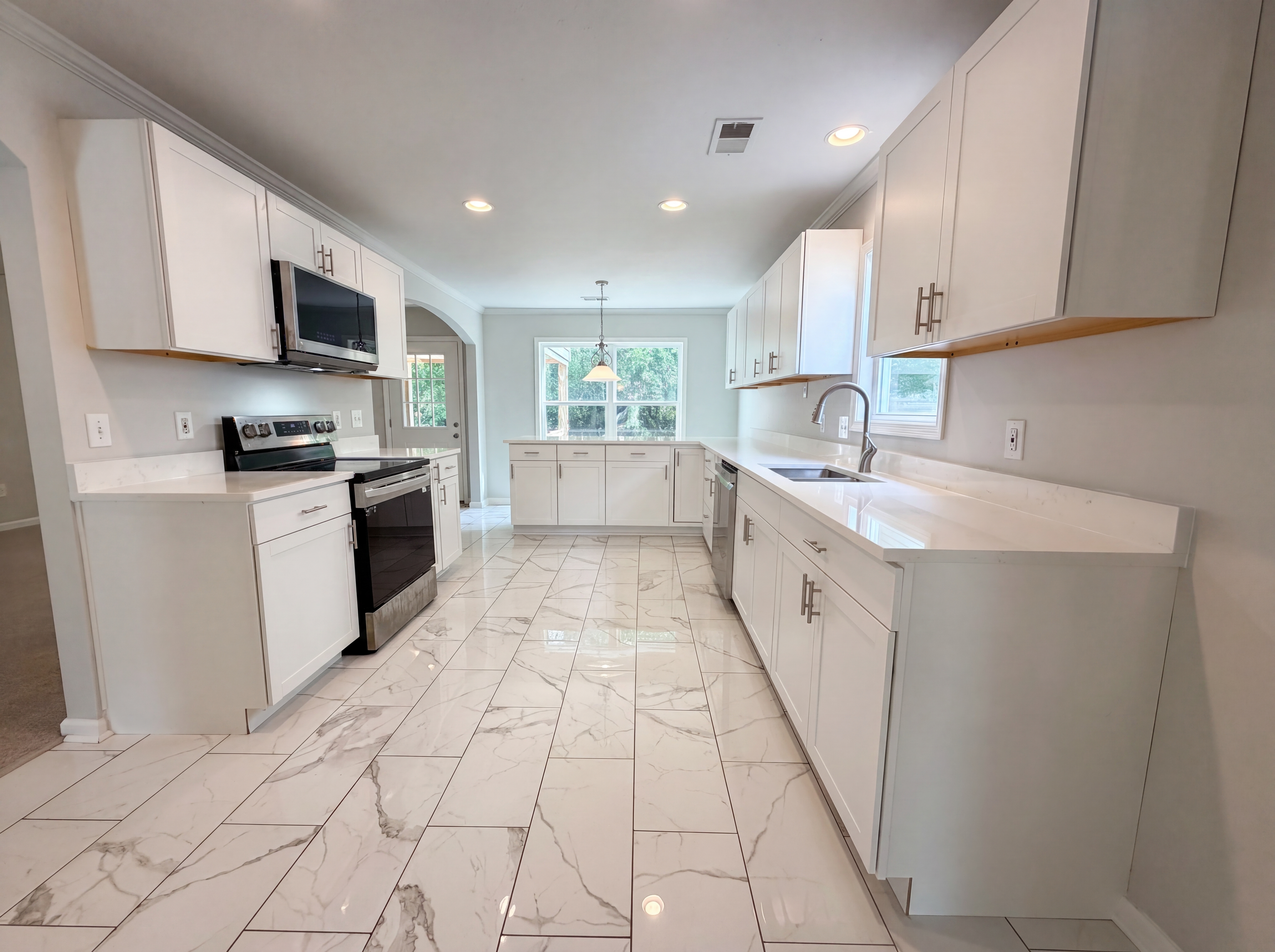 Photo 2 of 29 of 154 Ashewicke Dr, Columbia, SC