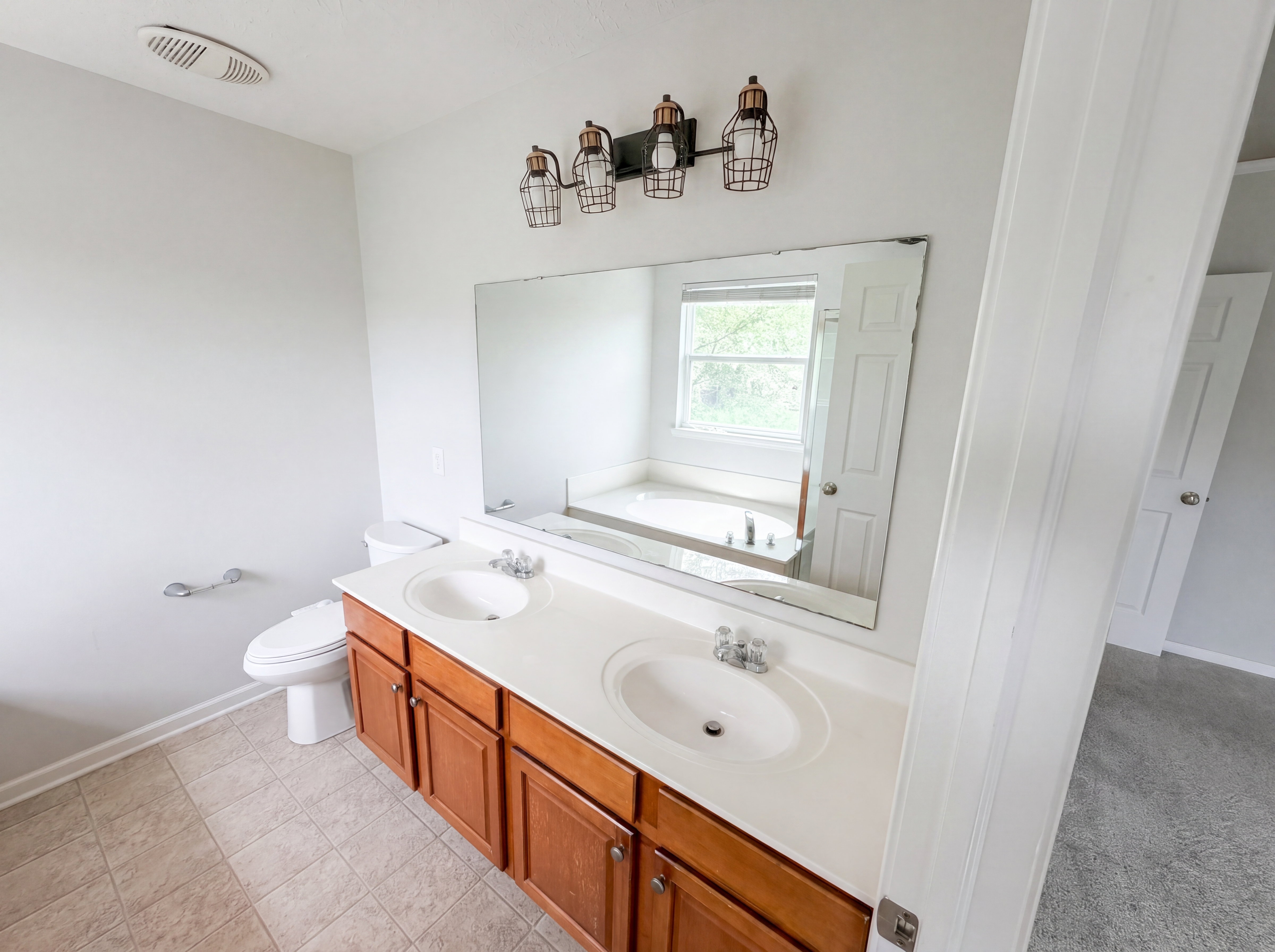 Photo 18 of 27 of 18676 Mill Grove Dr, Noblesville, IN