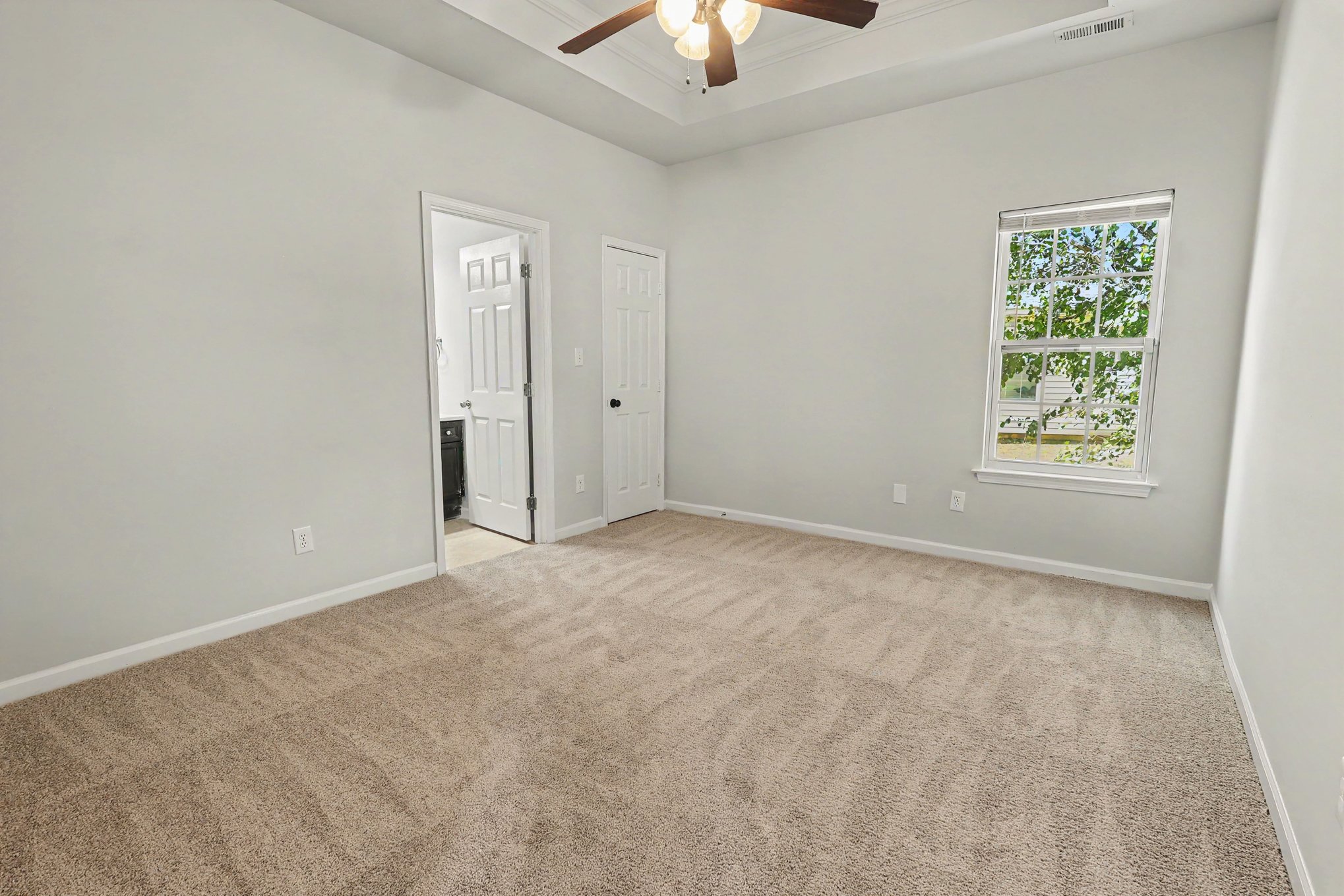 Photo 8 of 16 of 4282 Candle Brook Ln, Bessemer, AL