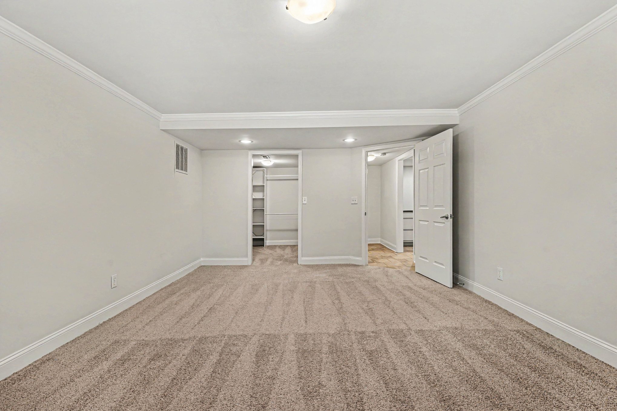 Photo 10 of 25 of 977 Sunny Glenn Ct, Lawrenceville, GA
