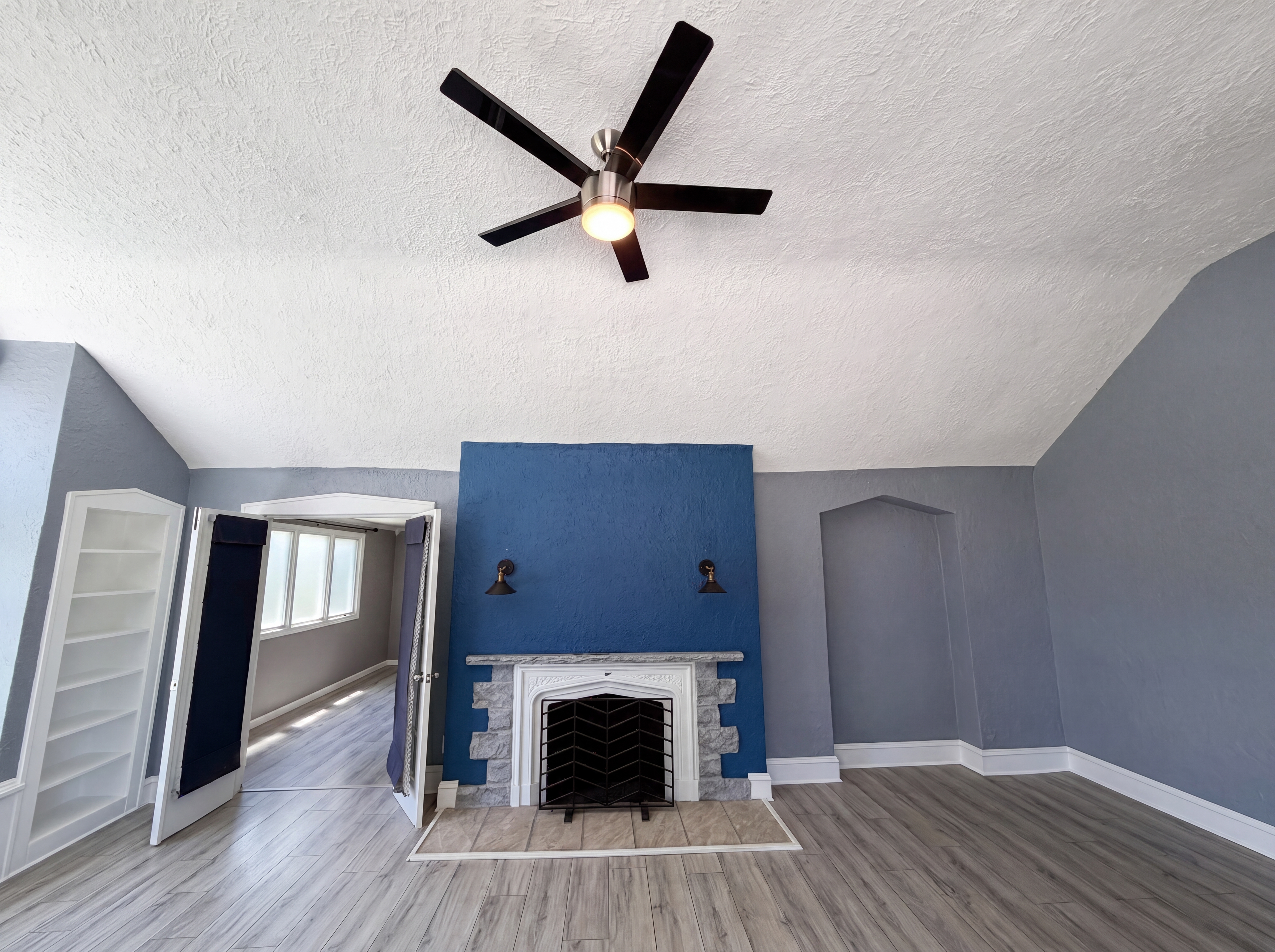 Photo 8 of 31 of 23691 Redfern Rd, Columbia Station, OH