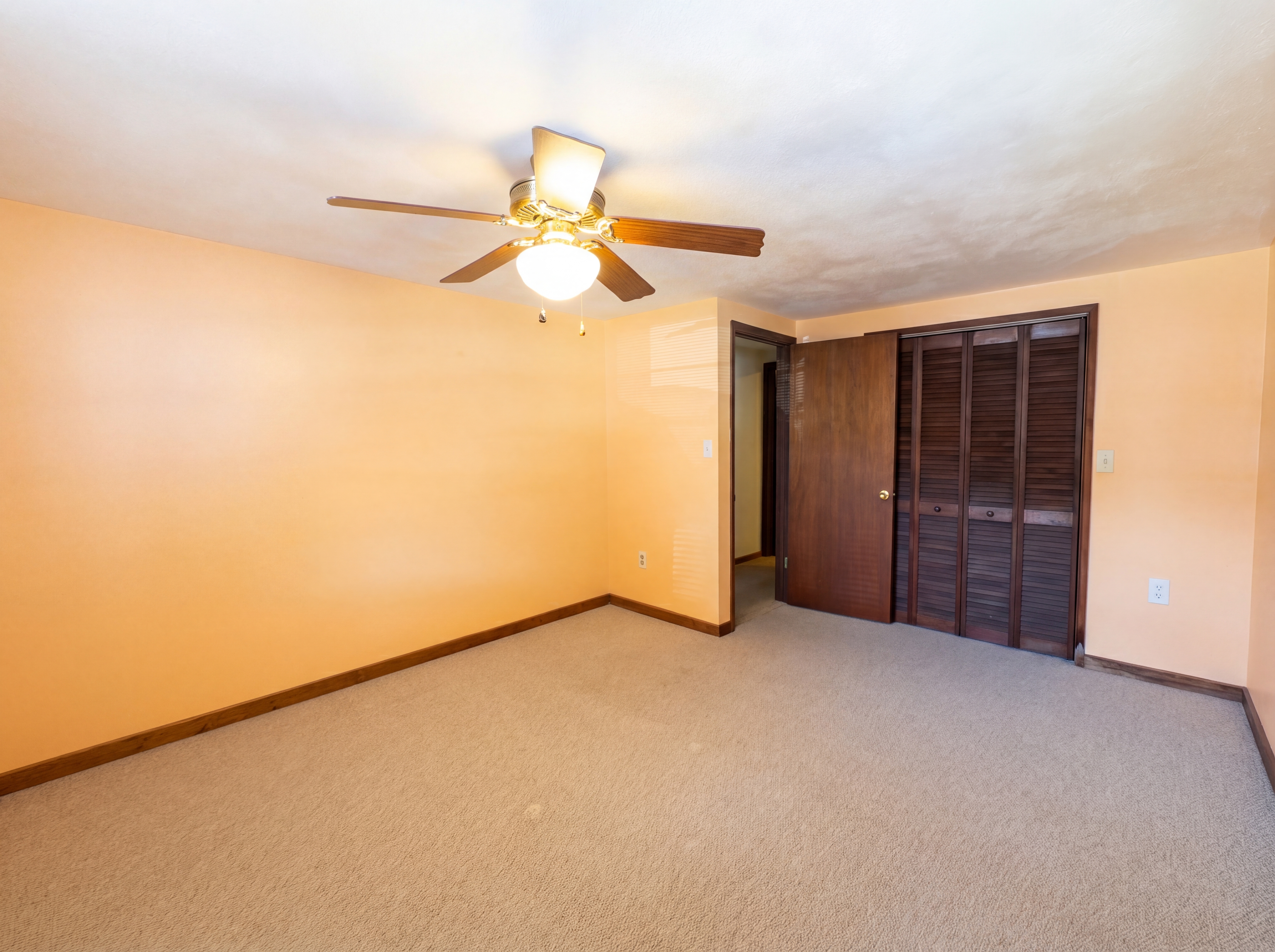 Photo 10 of 19 of 1385 Bender Ave, Daytona Beach, FL