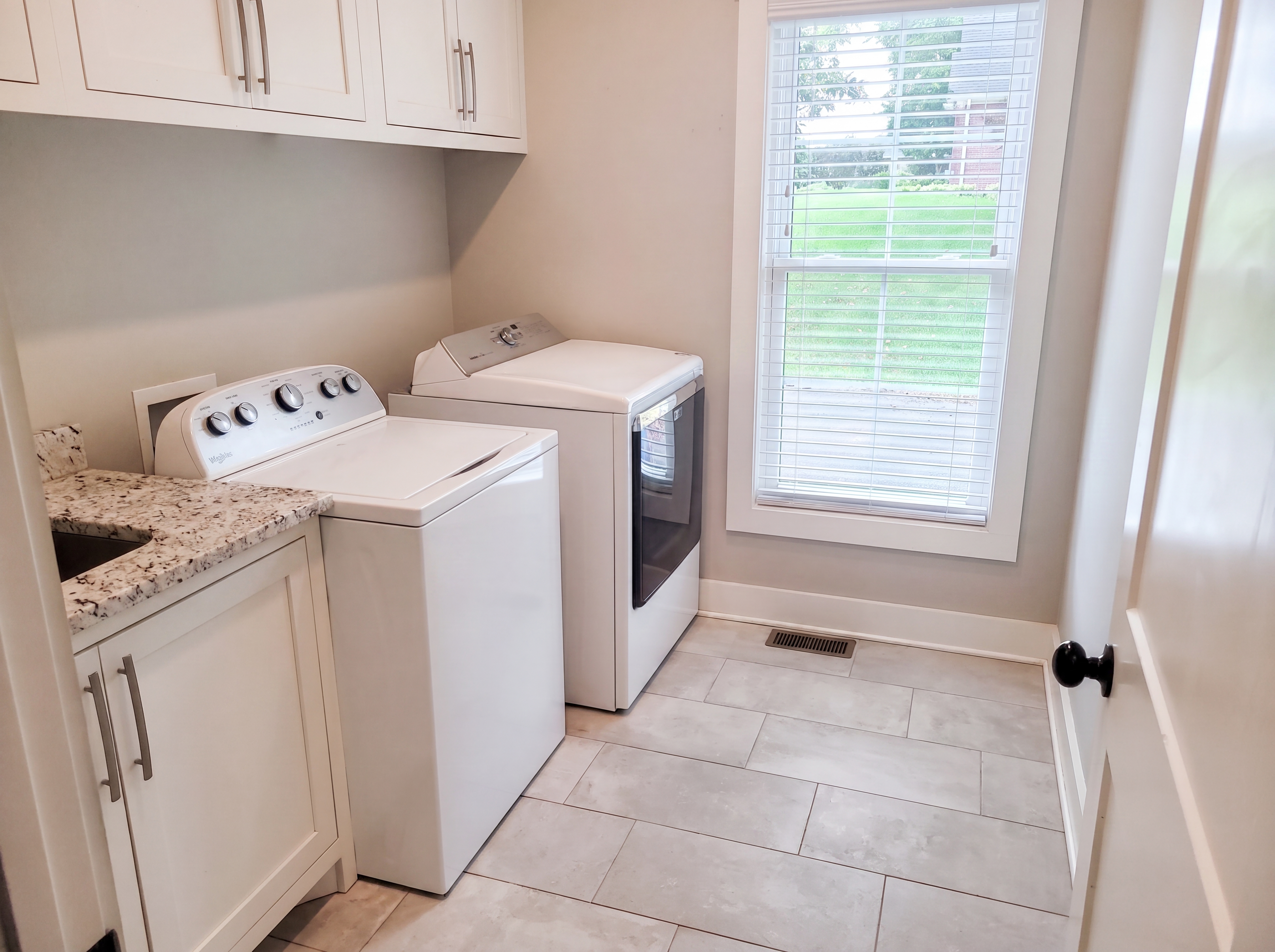 Photo 16 of 38 of 521 Autumnstone Ln, Bowling Green, KY
