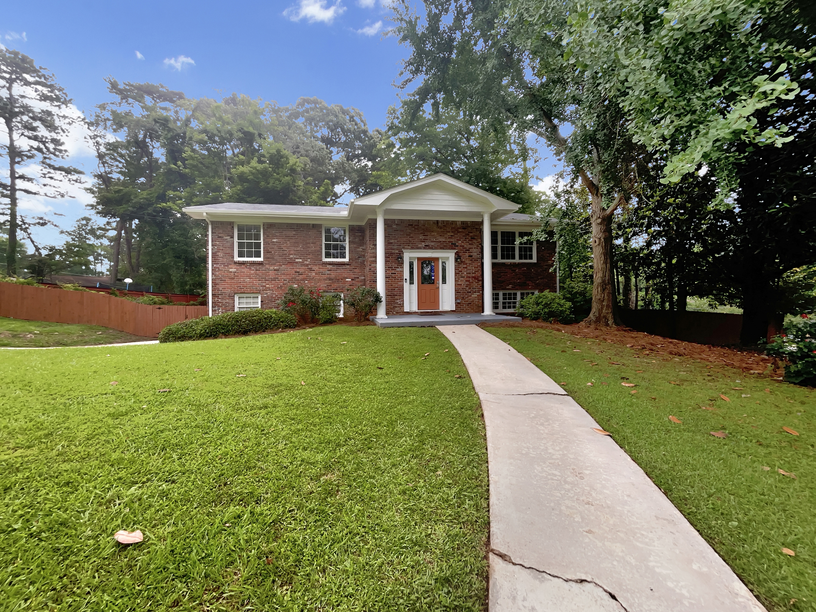 Photo 11 of 33 of 2784 Williamsburg Way, Decatur, GA
