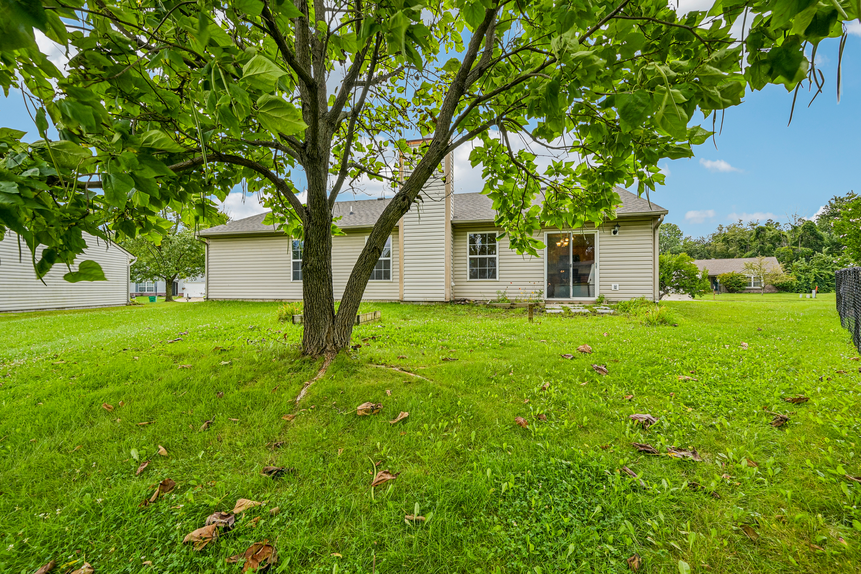 Photo 40 of 43 of 4253 Useppa Ct, Westfield, IN