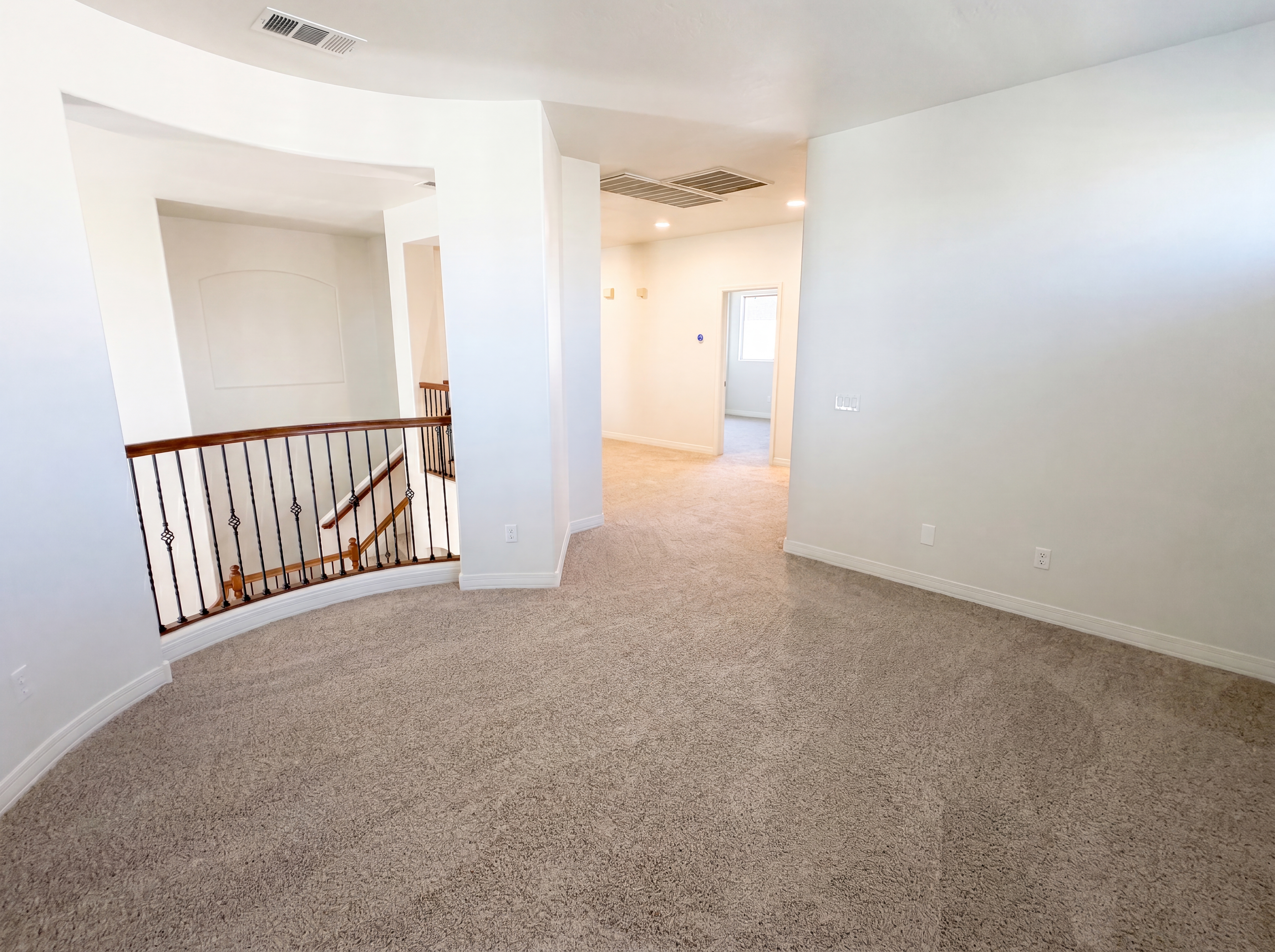 Photo 19 of 37 of 5032 W Yearling Rd, Phoenix, AZ