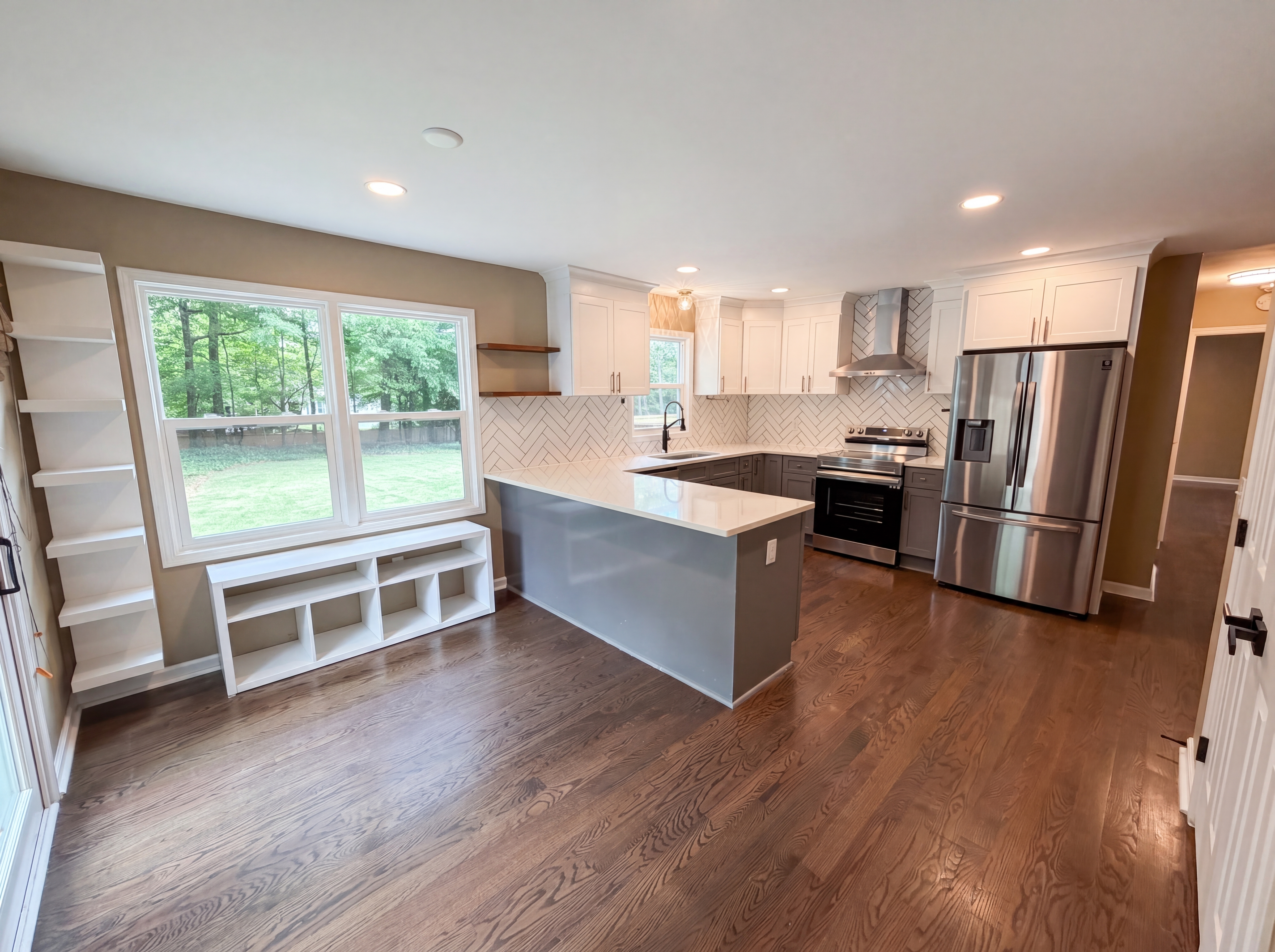 Photo 2 of 38 of 1772 Huntingford Dr, Marietta, GA