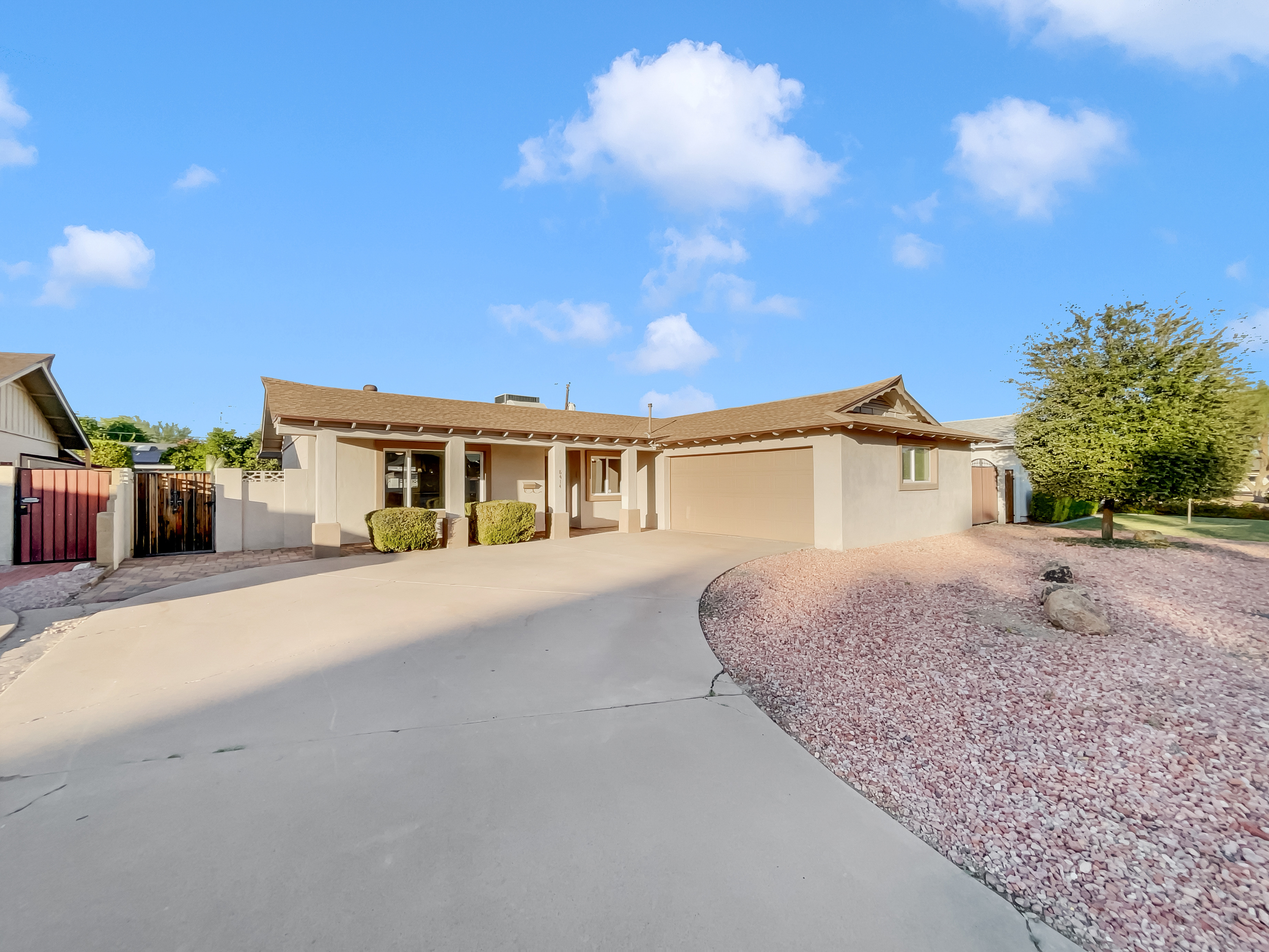Photo 9 of 21 of 8414 E Orange Blossom Ln, Scottsdale, AZ
