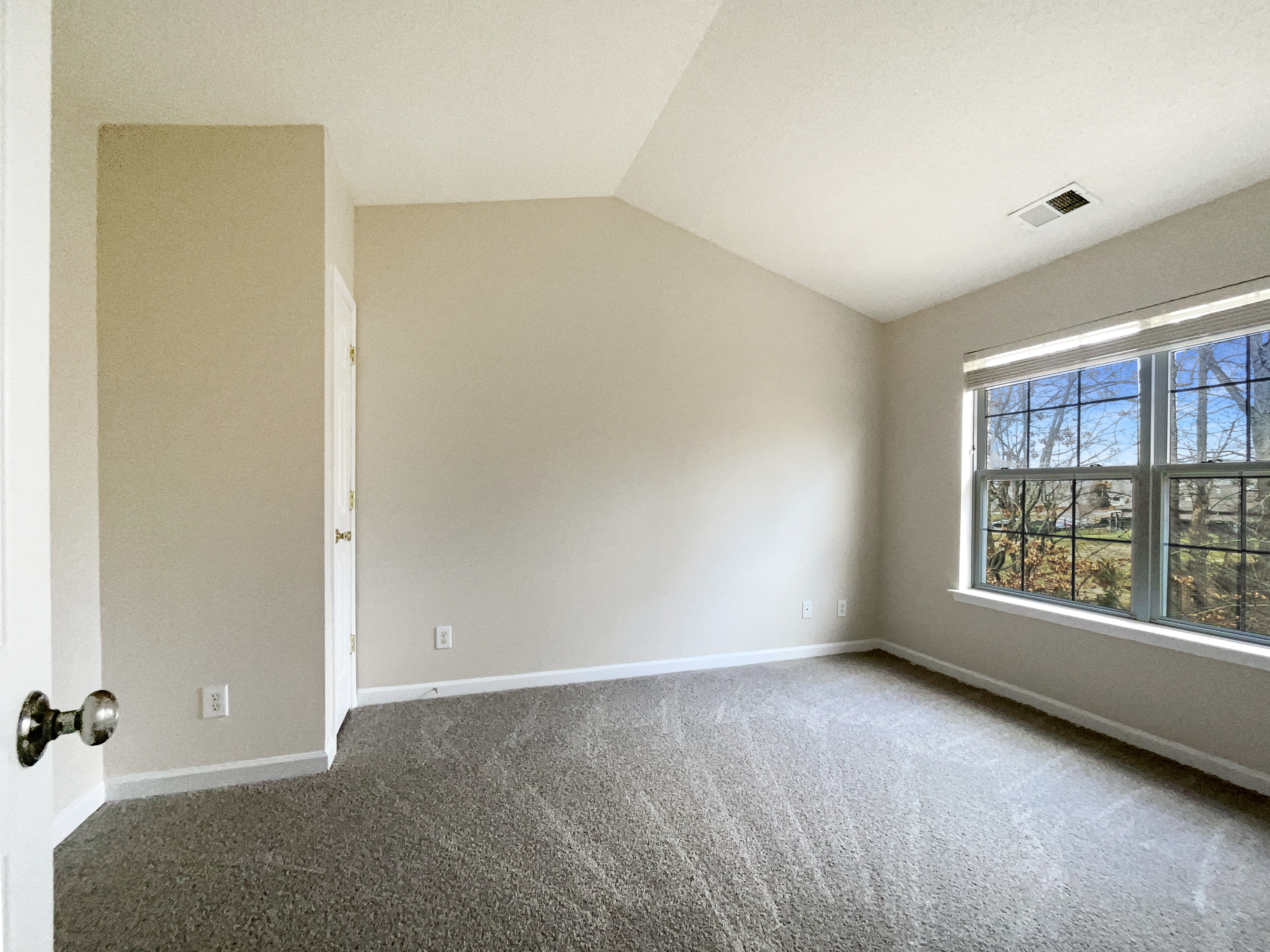 Photo 12 of 20 of 6321 Hibiscus Ct, Whitsett, NC