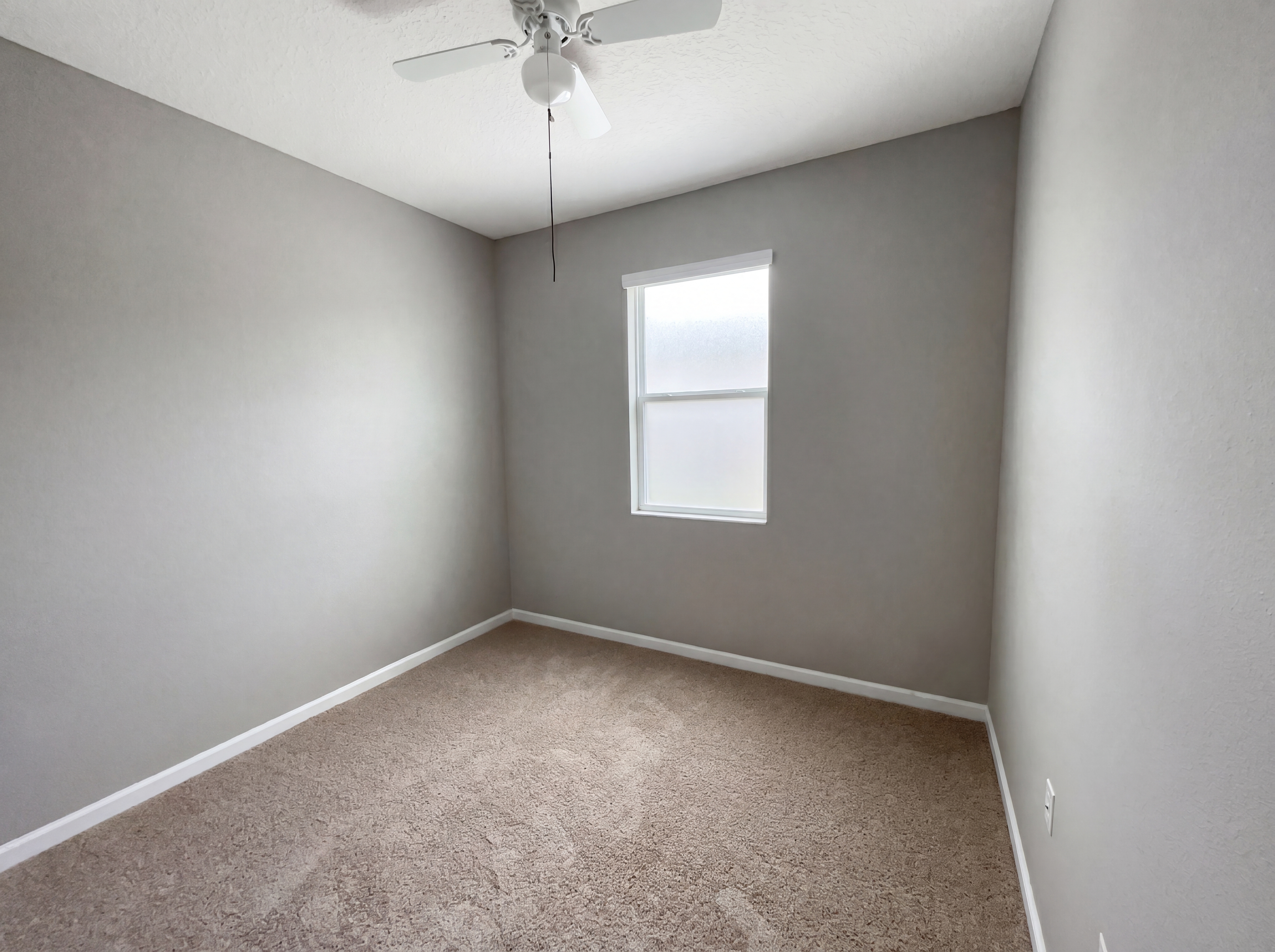 Photo 11 of 29 of 2526 W End Dr, Saint Cloud, FL