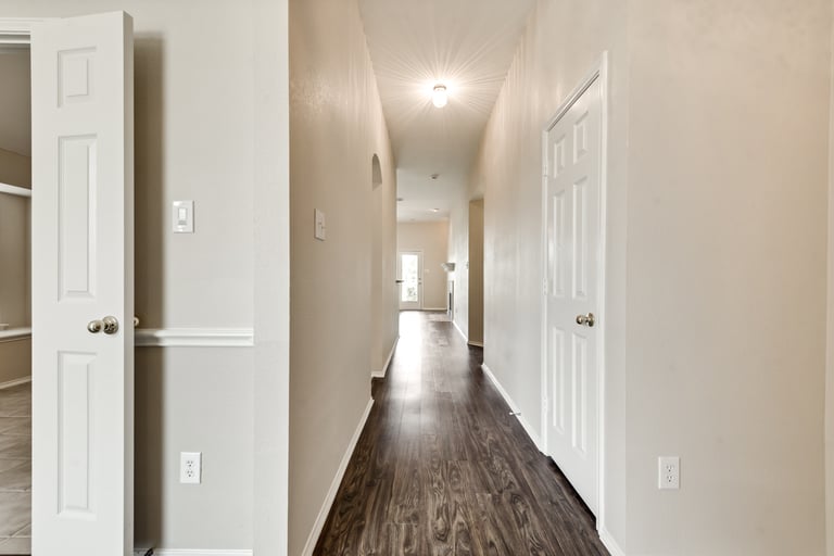 Photo 13 of 33 - 9621 Links Fairway Dr, Rowlett, TX 75089