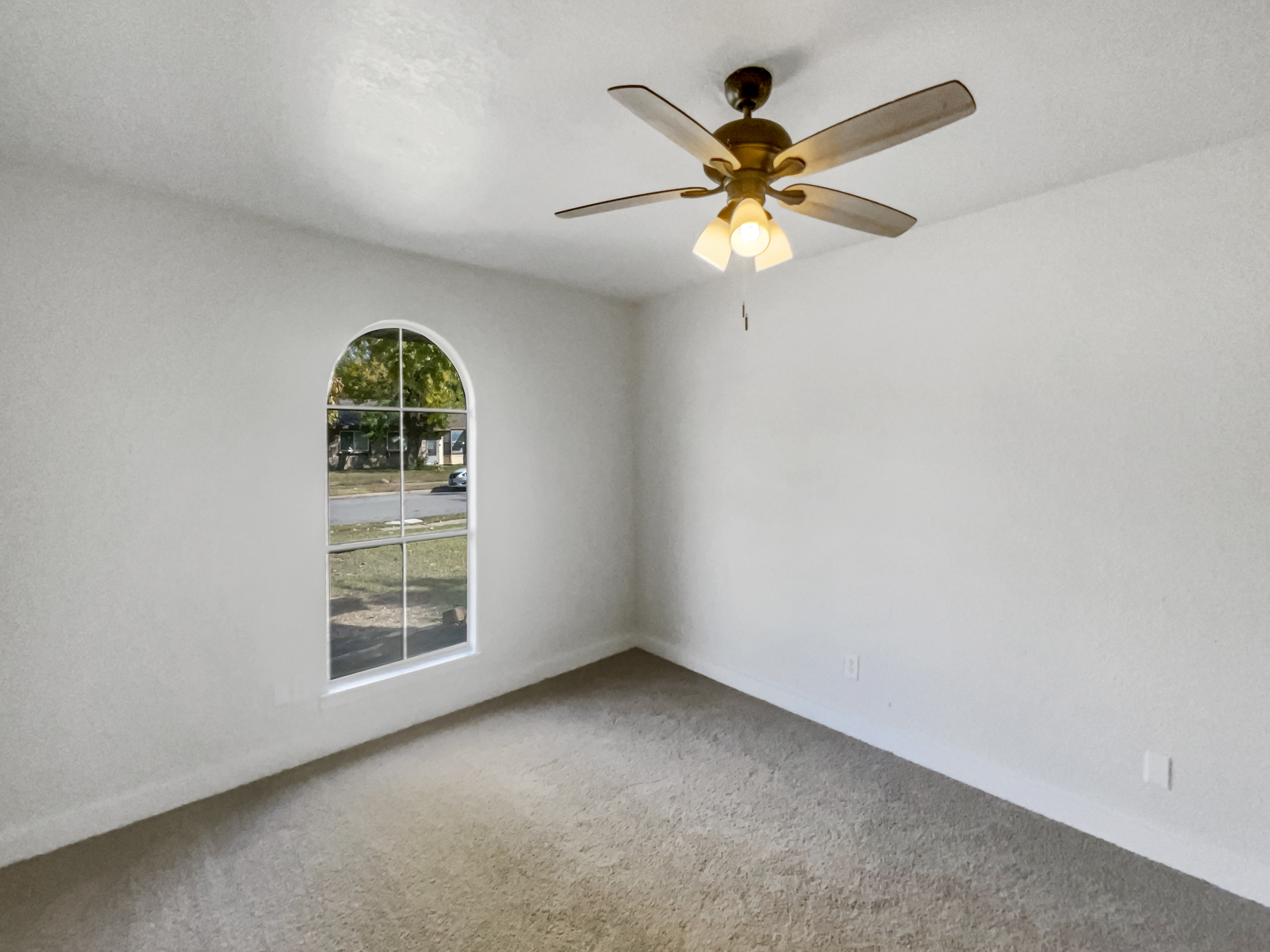 Photo 20 of 25 of 1426 Whiteoak Dr, Garland, TX