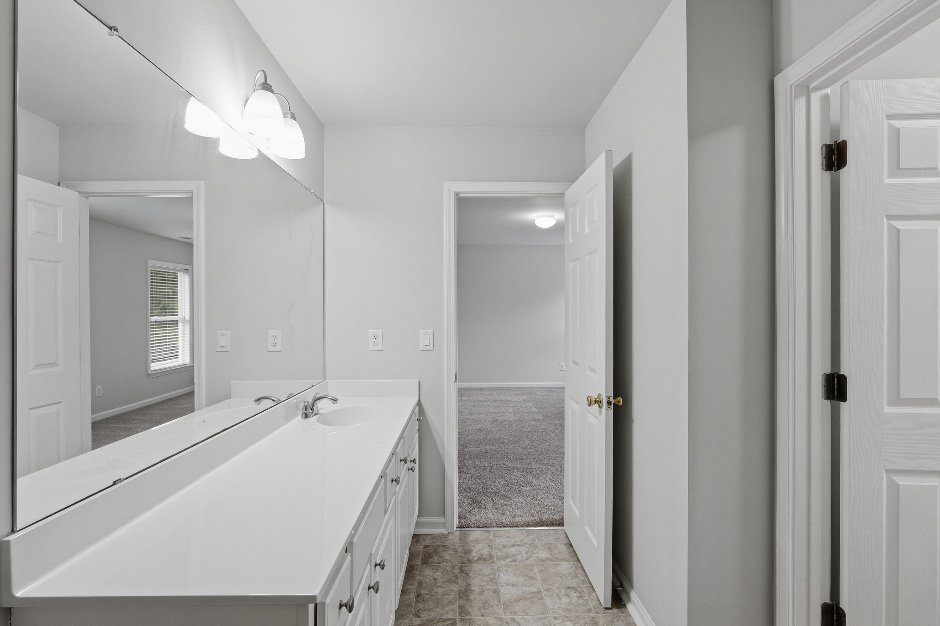 Photo 38 of 64 of 7295 Madison Cir, Union City, GA