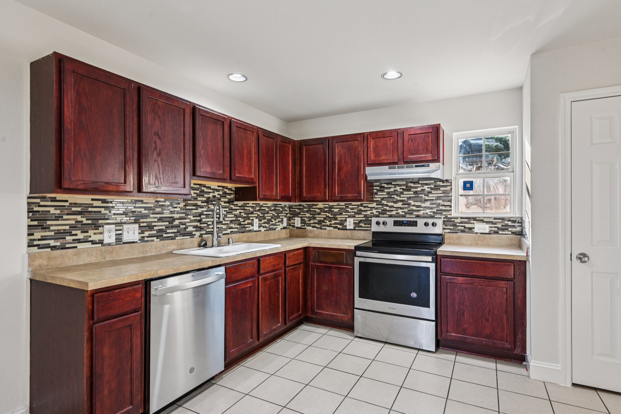 Photo 6 of 38 of 2714 Silkwood St, Dallas, TX