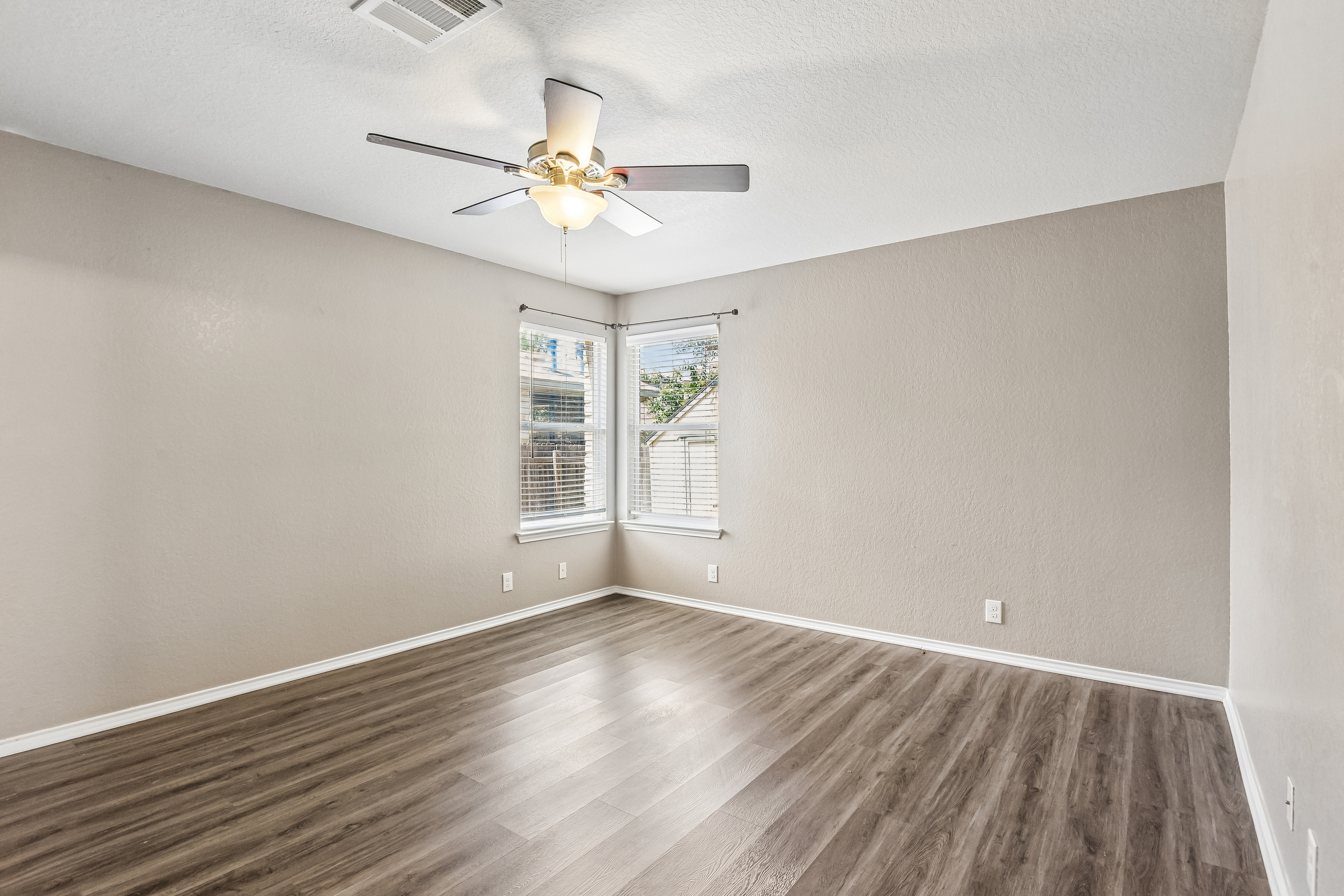 Photo 7 of 49 of 2535 Fayette Dr, New Braunfels, TX