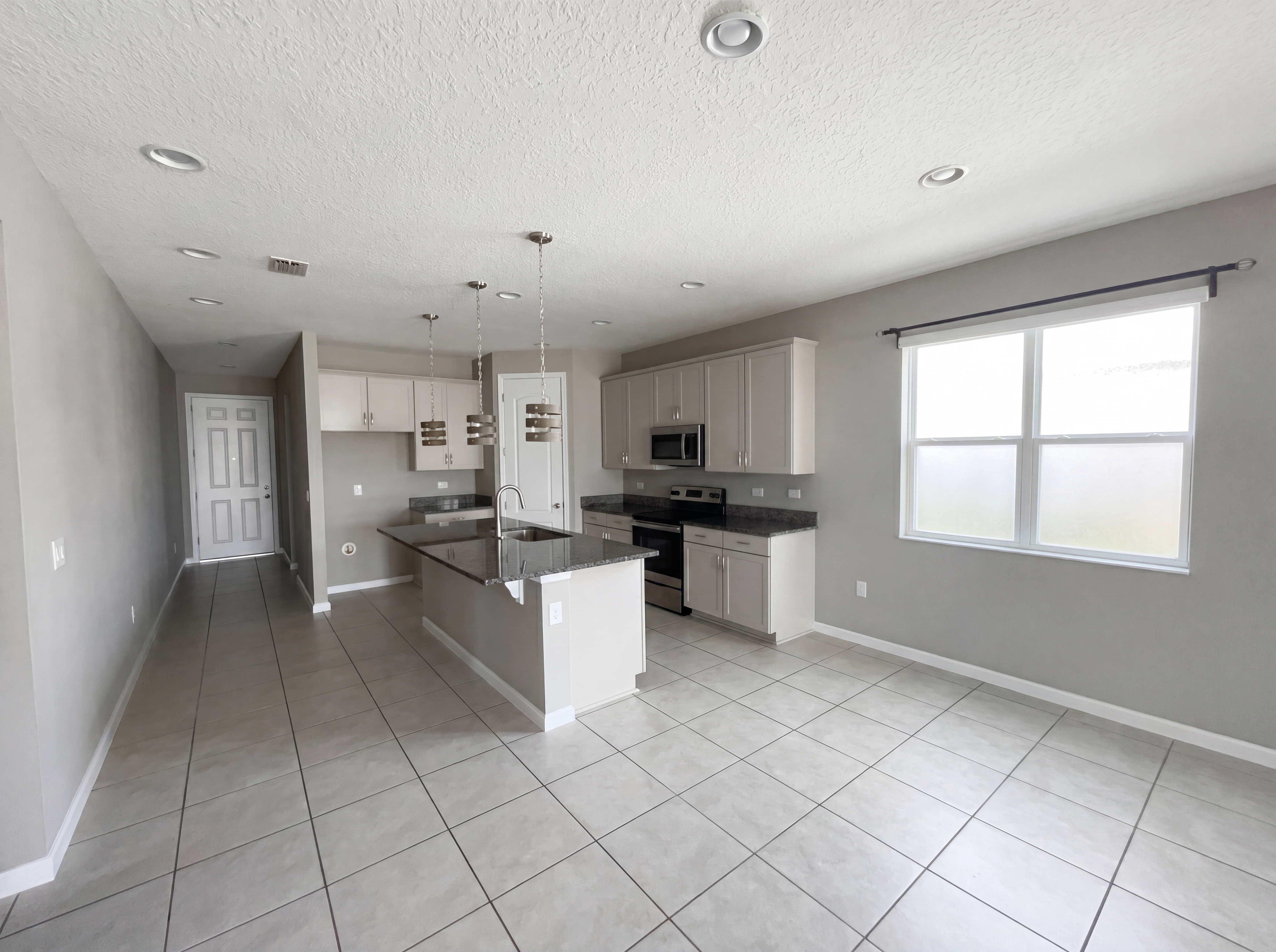 Photo 20 of 29 of 2526 W End Dr, Saint Cloud, FL