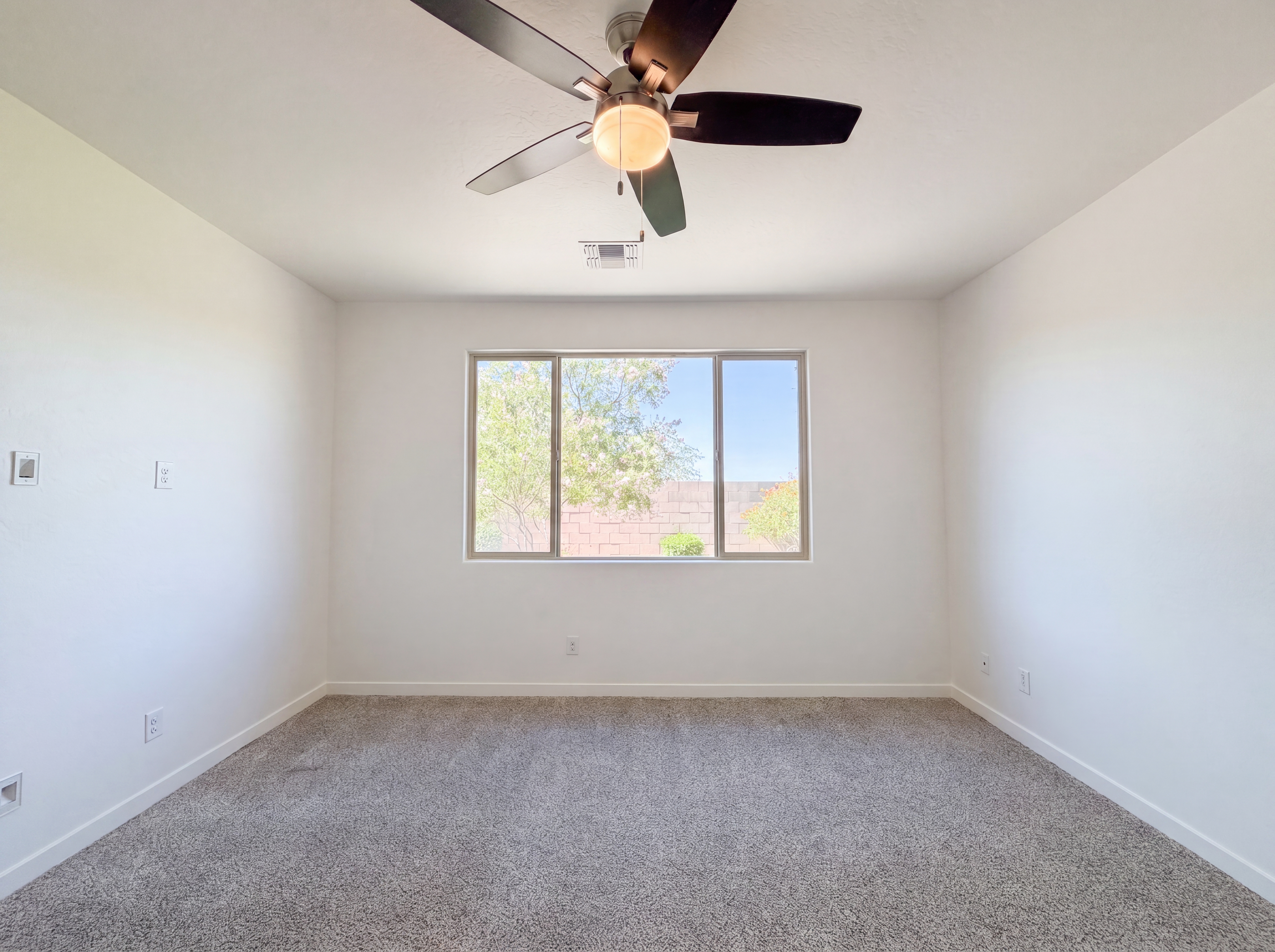 Photo 15 of 31 of 1224 E Glass Ln, Phoenix, AZ