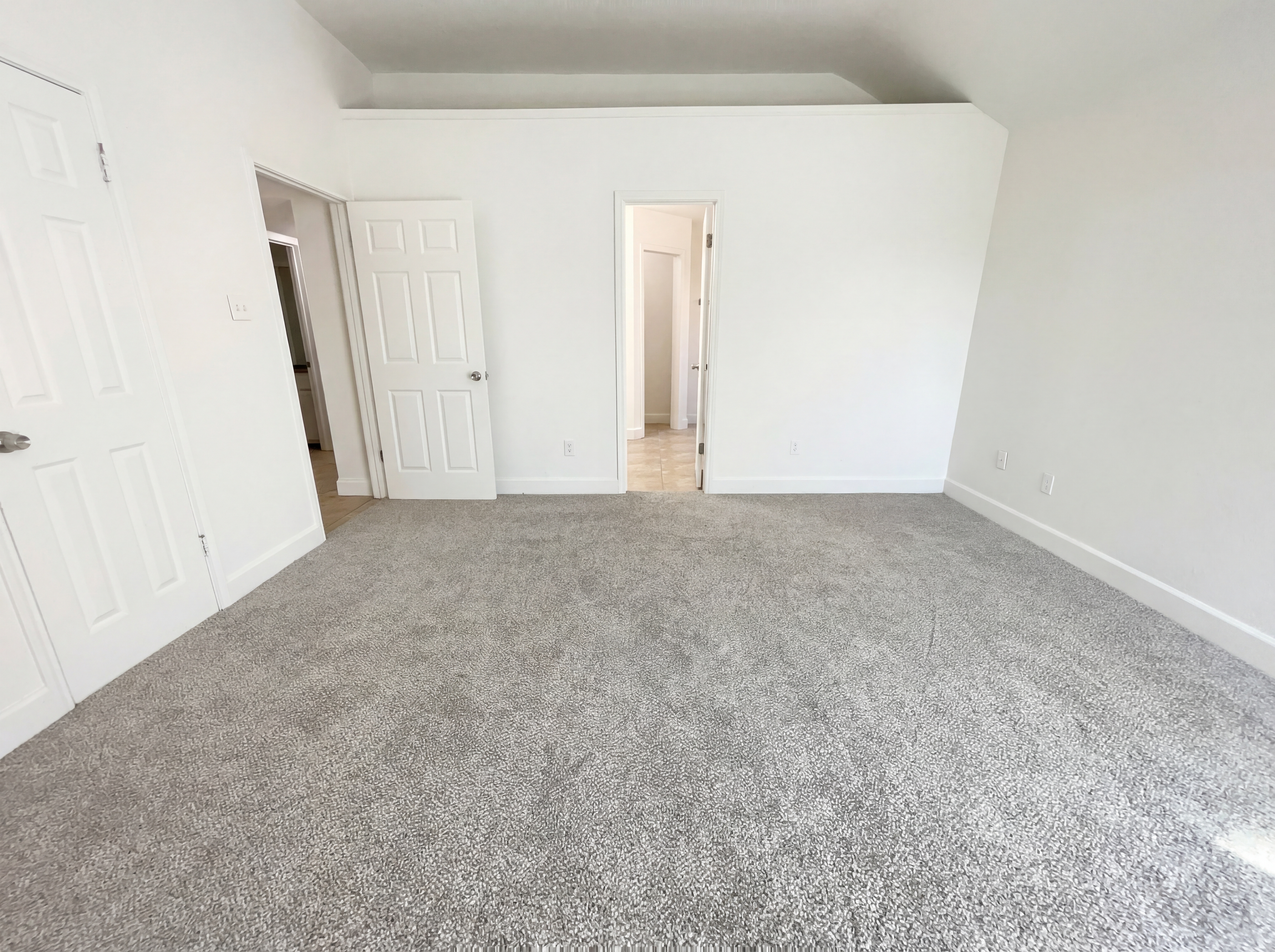 Photo 9 of 17 of 8321 Cloverglen Ln, Fort Worth, TX