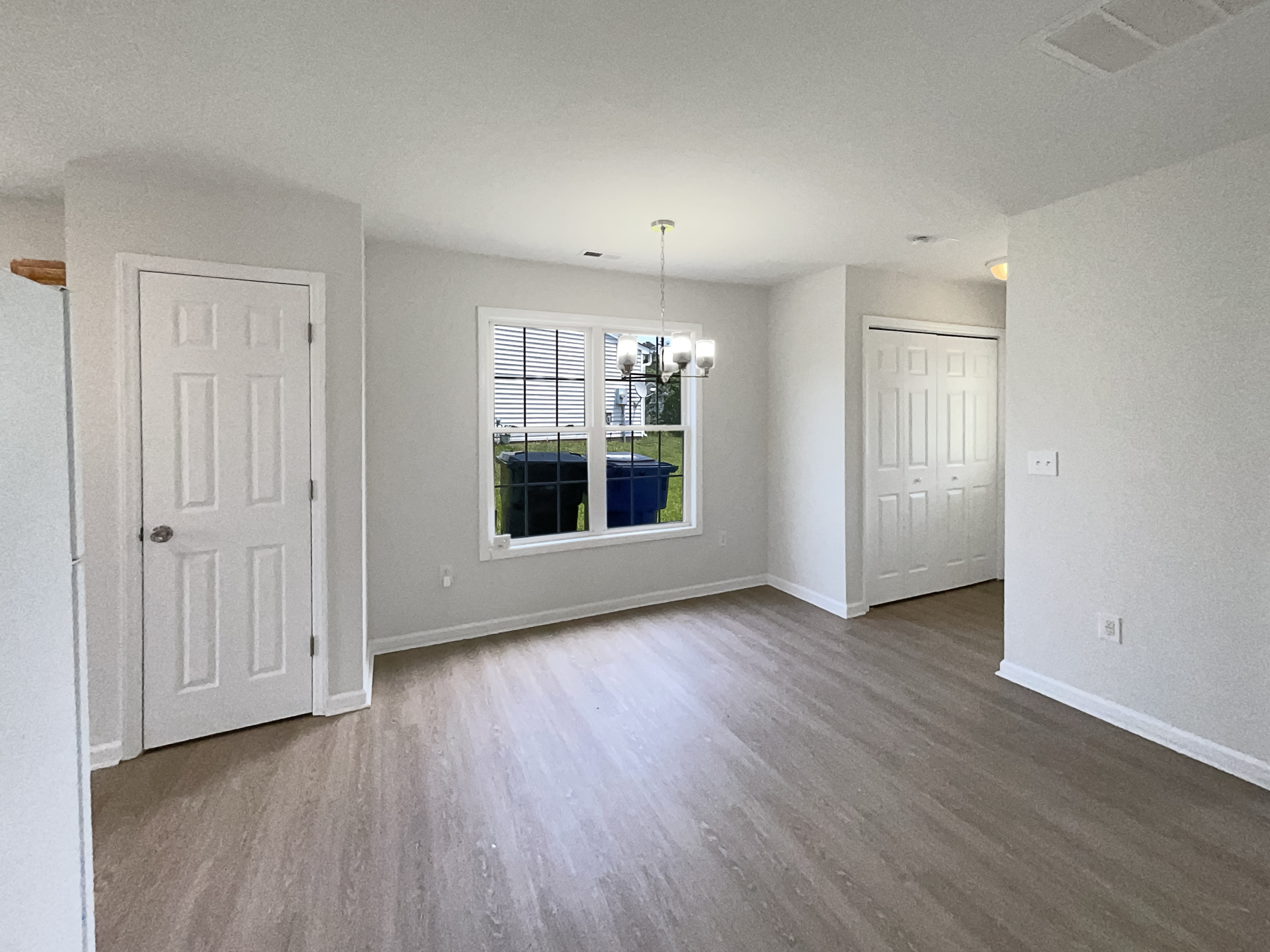 Photo 10 of 19 of 4025 Scofield Dr, Raleigh, NC