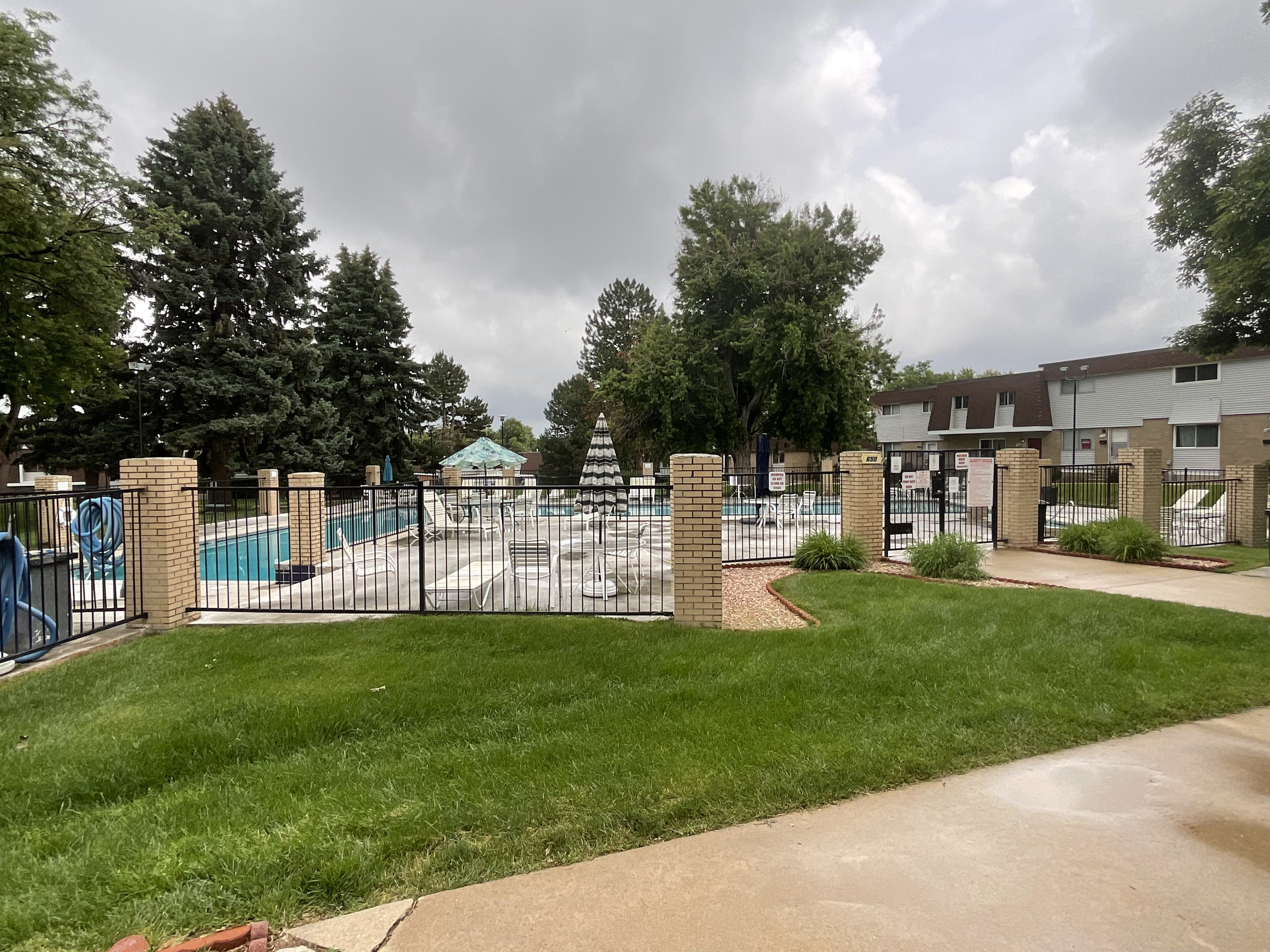 Photo 10 of 20 of 630 S Youngfield Ct, Lakewood, CO