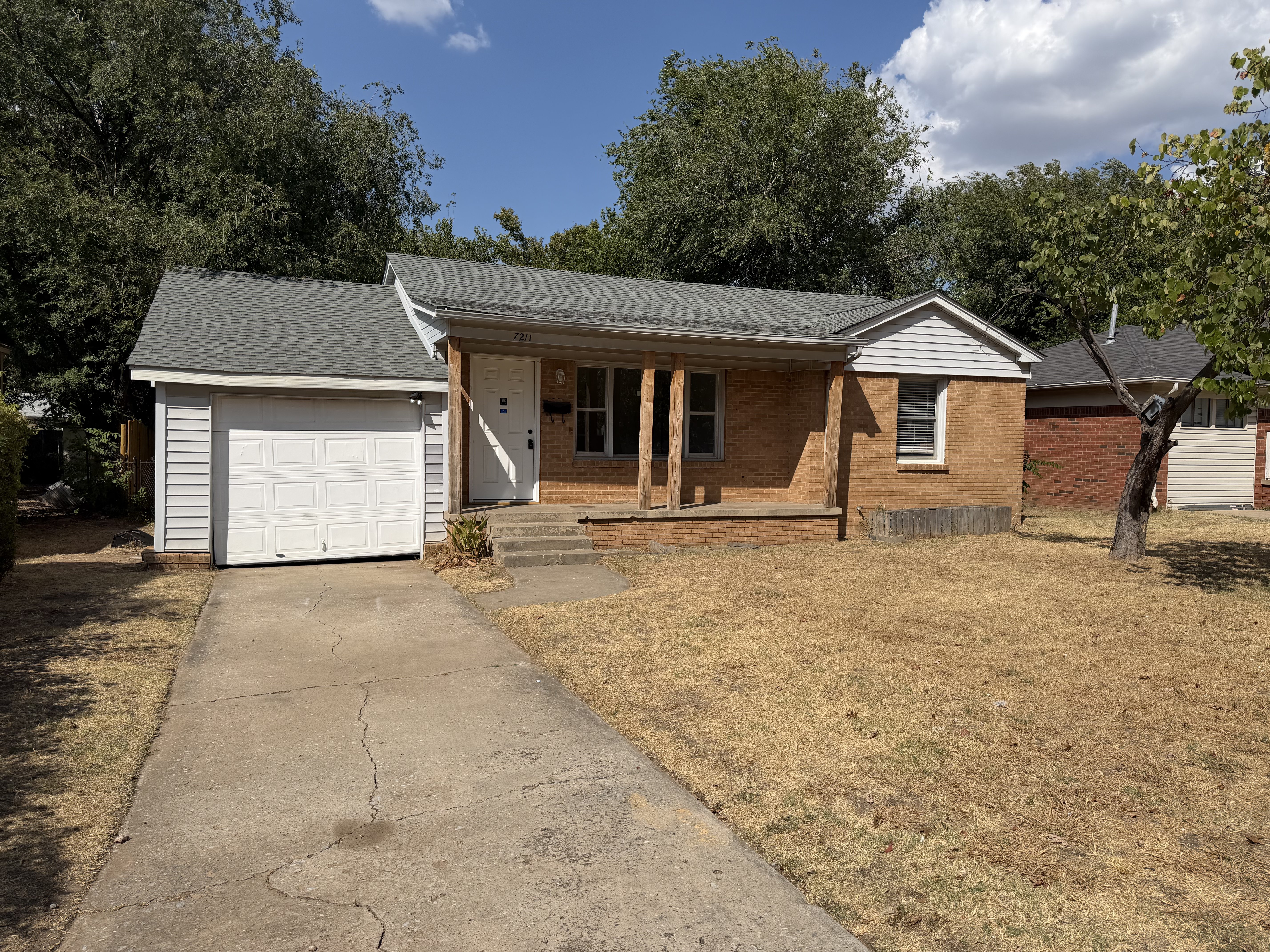 Photo 20 of 39 of 7211 NW 45th St, Bethany, OK