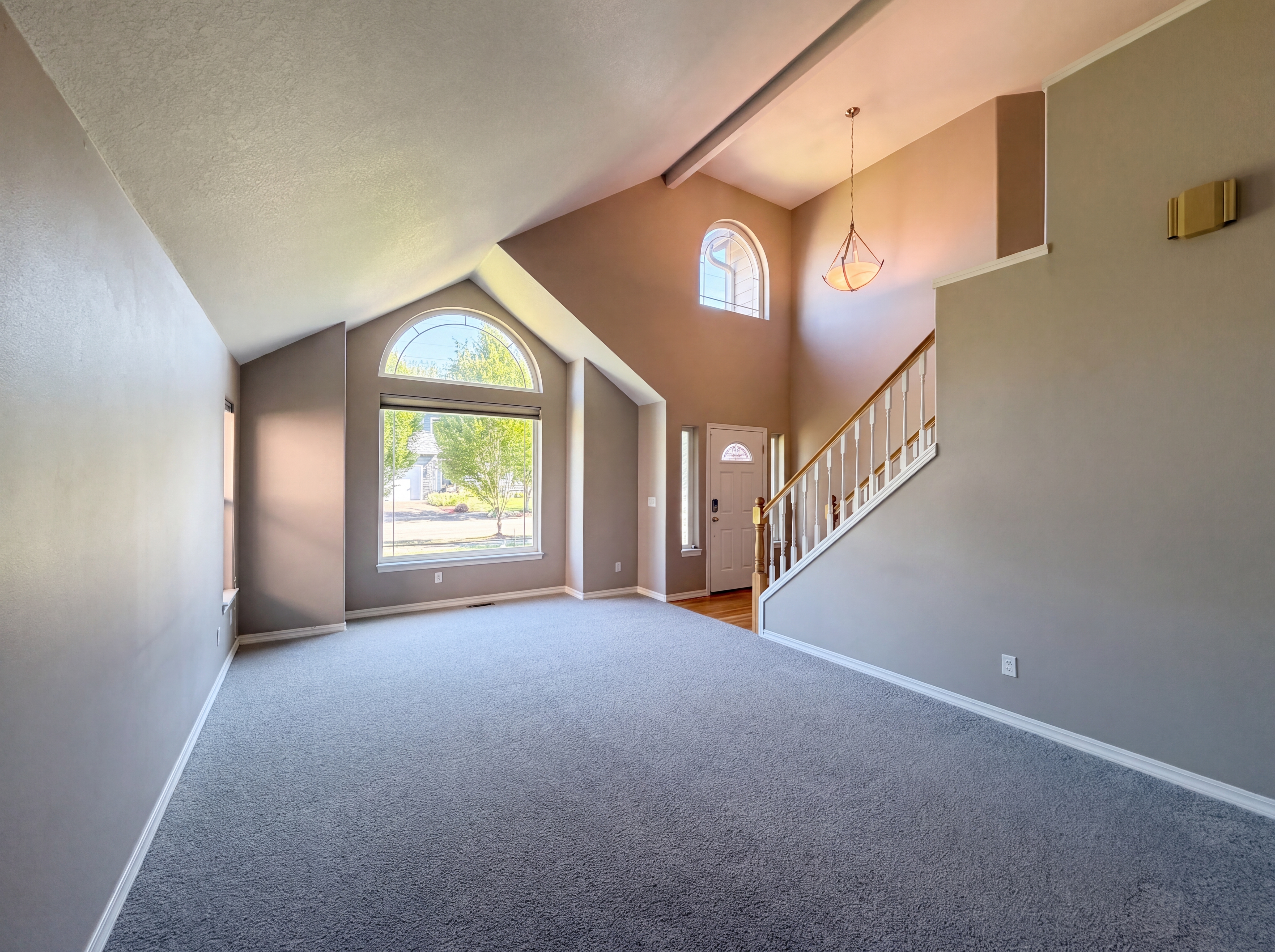 Photo 3 of 25 of 5880 SE Snowberry Ct, Hillsboro, OR