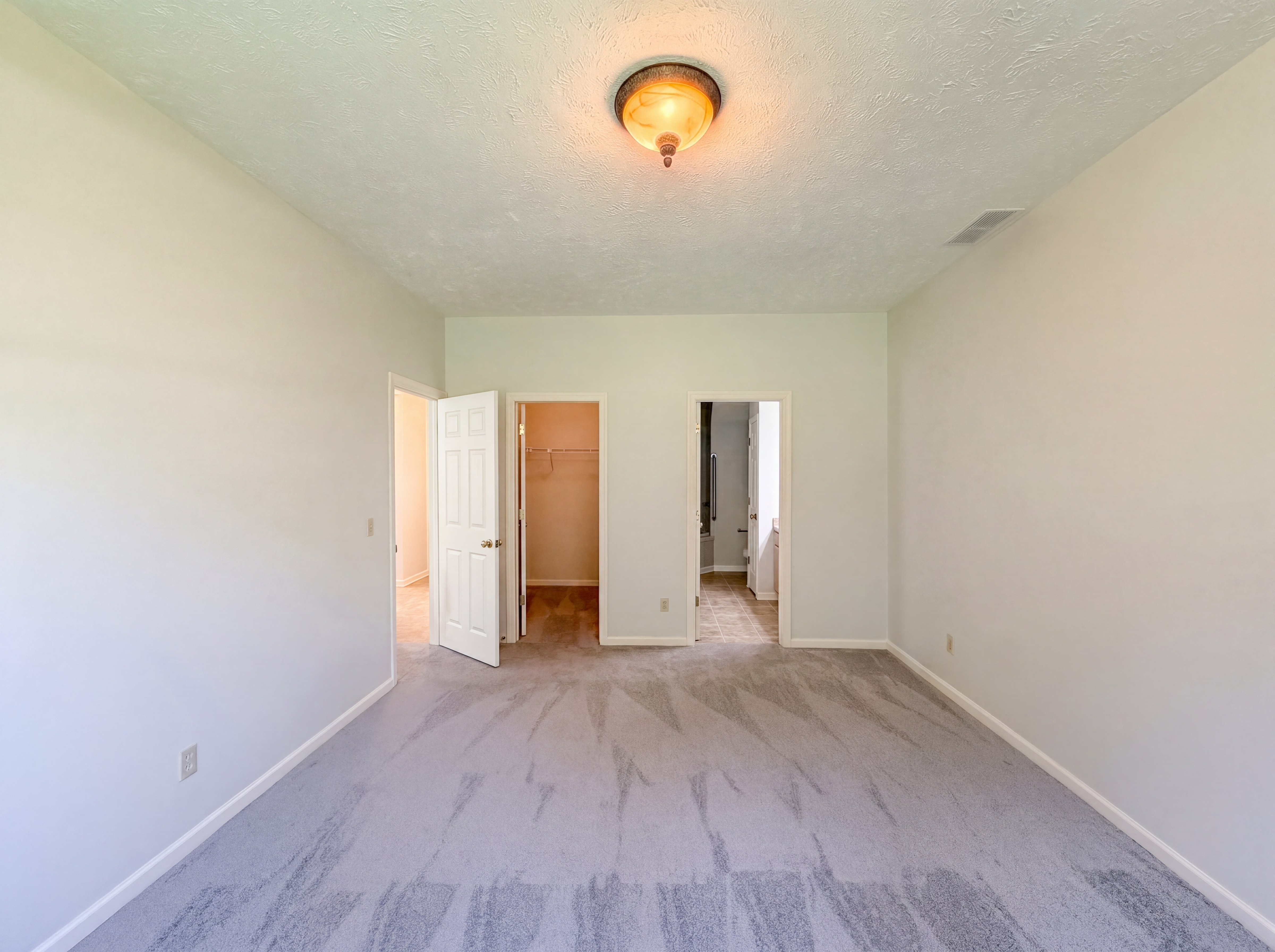 Photo 4 of 20 of 8757 Roberts Ct, Olmsted Falls, OH