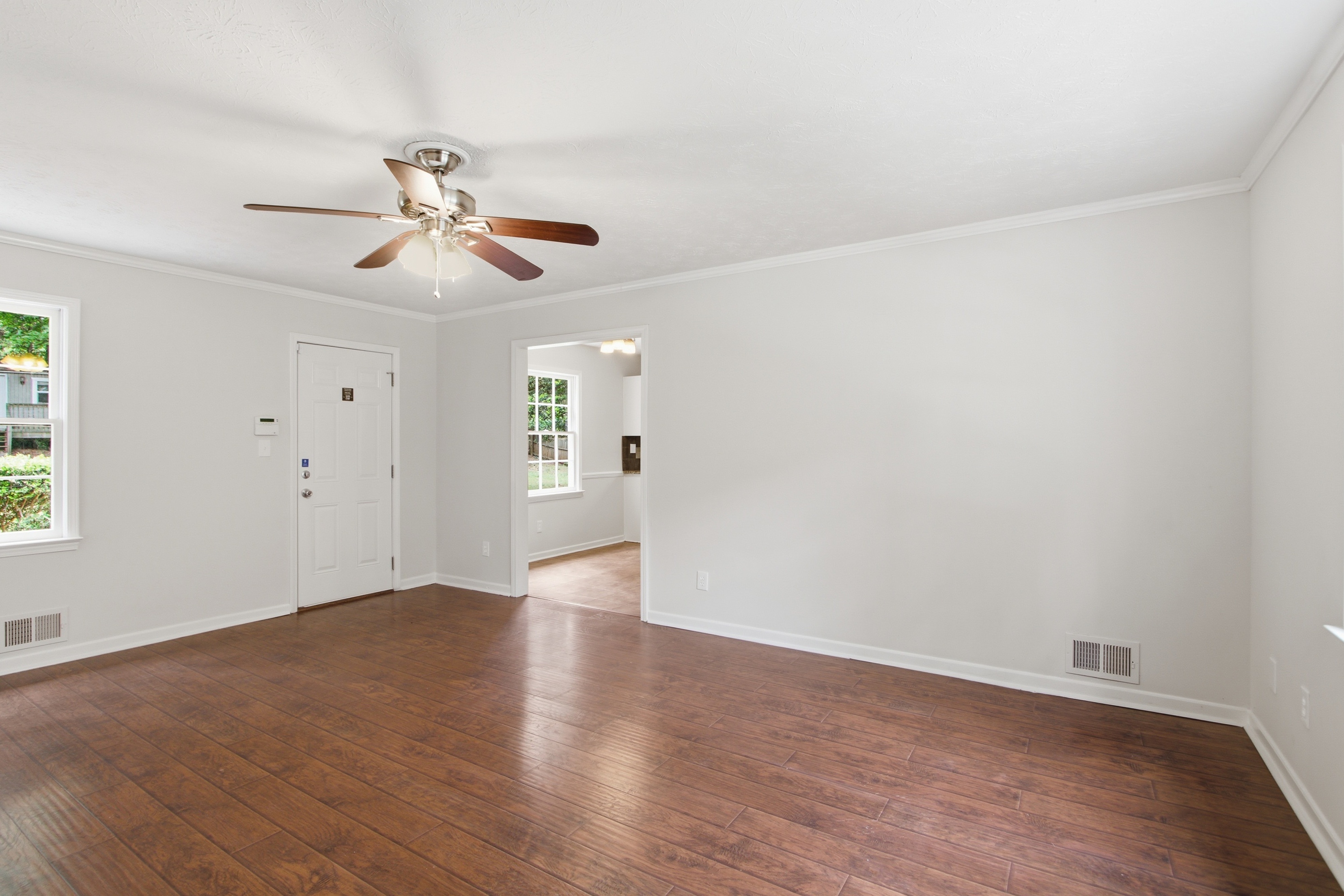Photo 12 of 40 of 310 Derby Dr, Fayetteville, GA