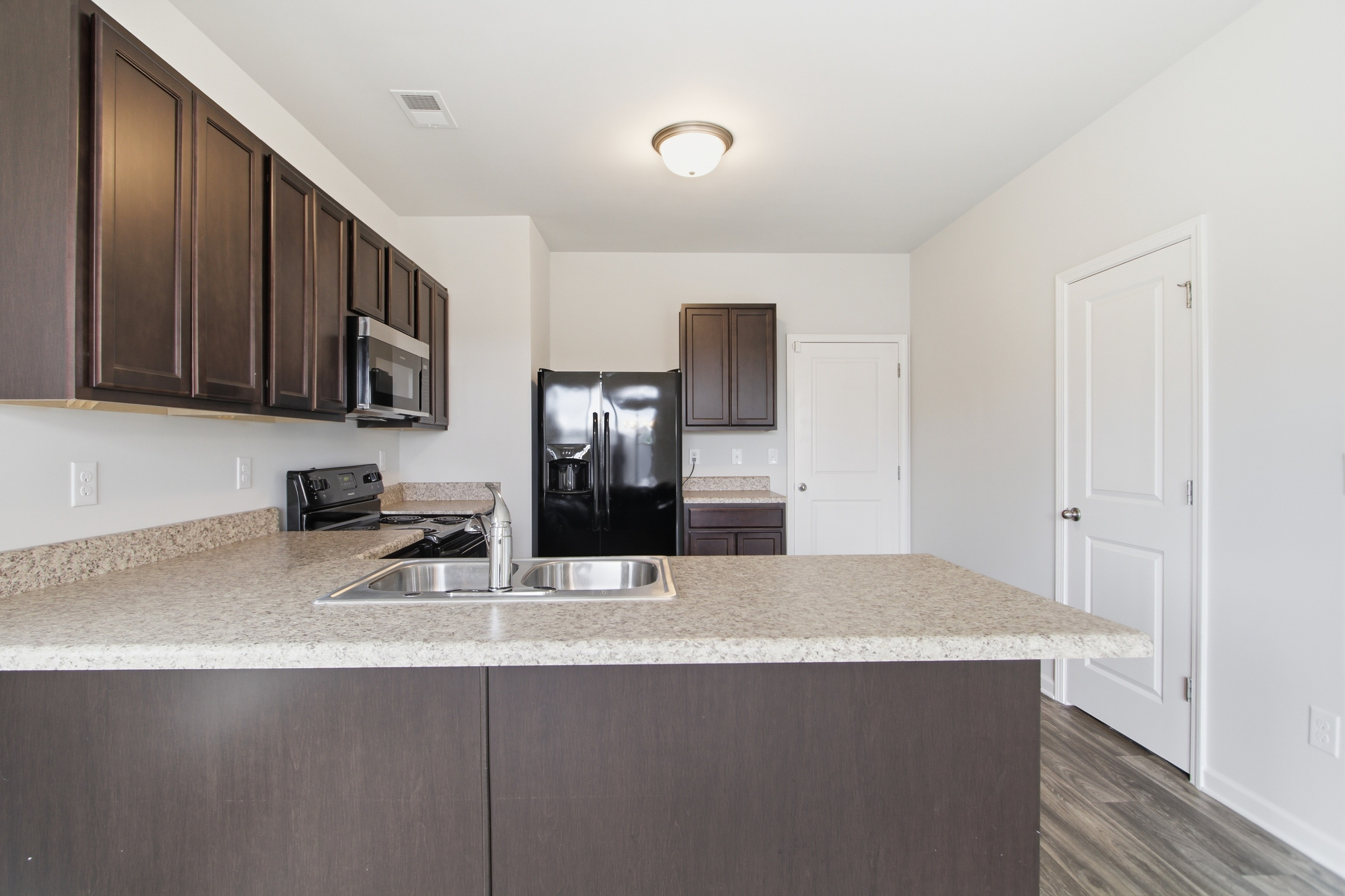 Photo 10 of 31 of 7130 Creeksong Dr, Douglasville, GA