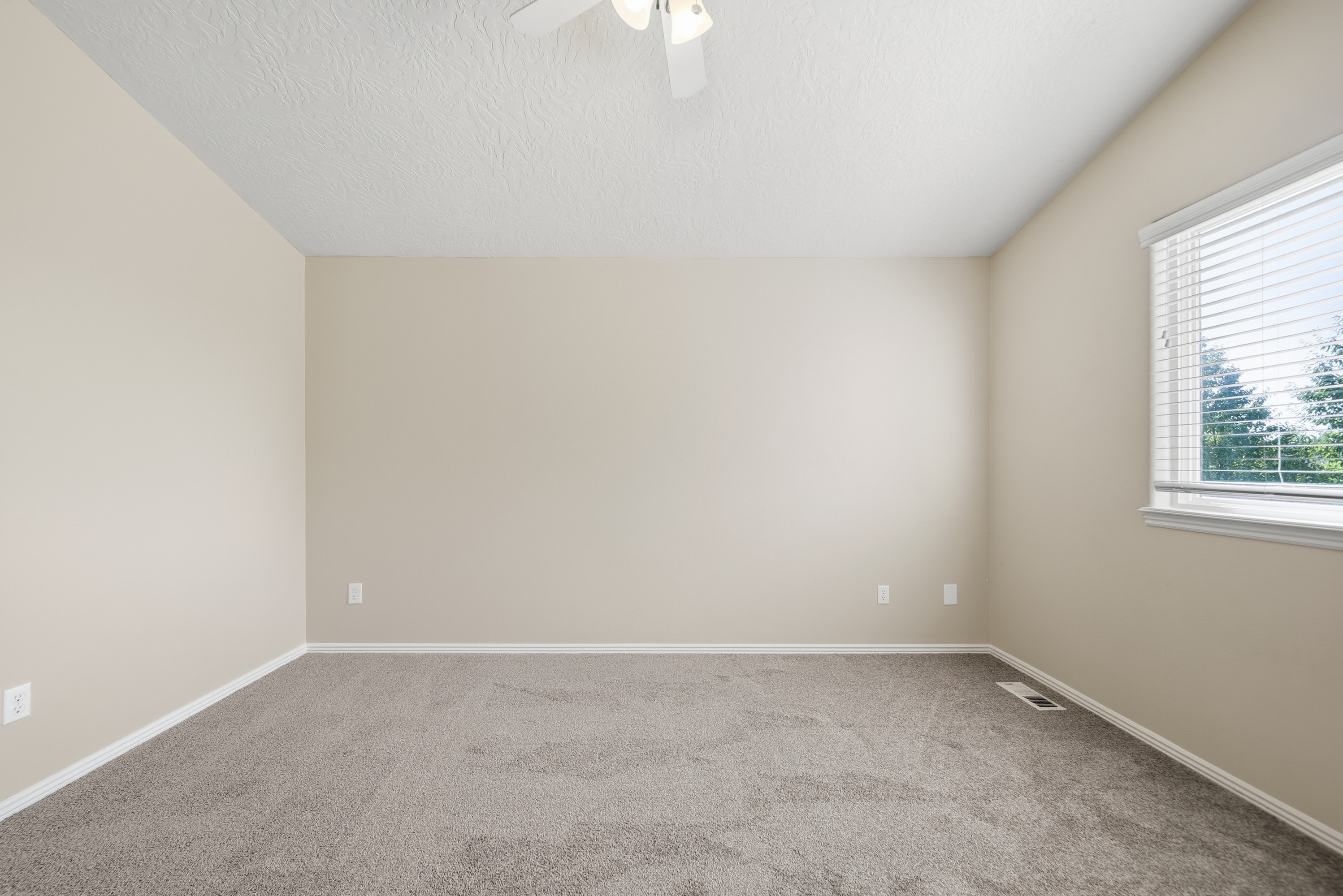 Photo 16 of 35 of 5239 S Apsley Pl, Boise, ID